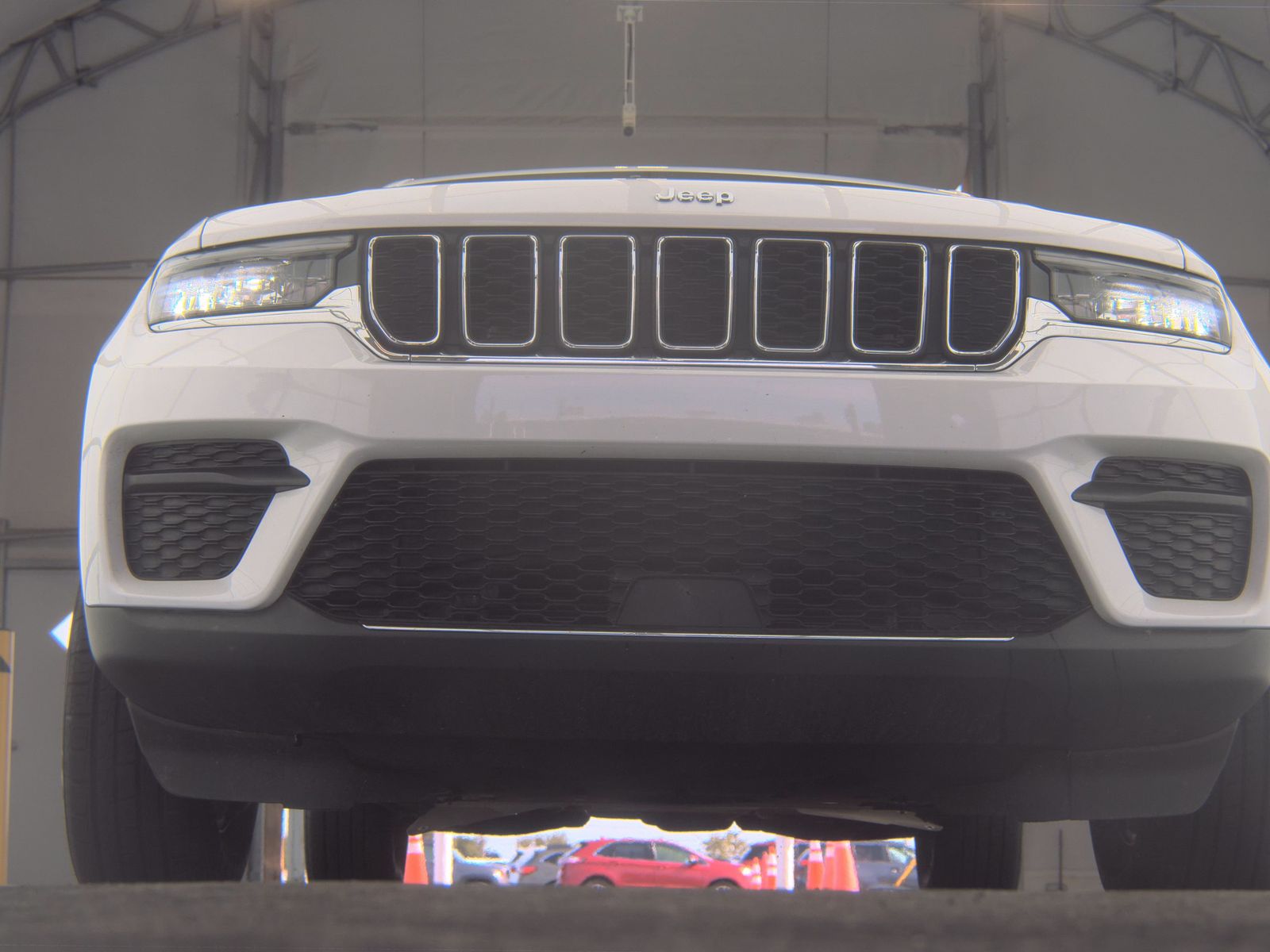 2023 Jeep Grand Cherokee Laredo RWD