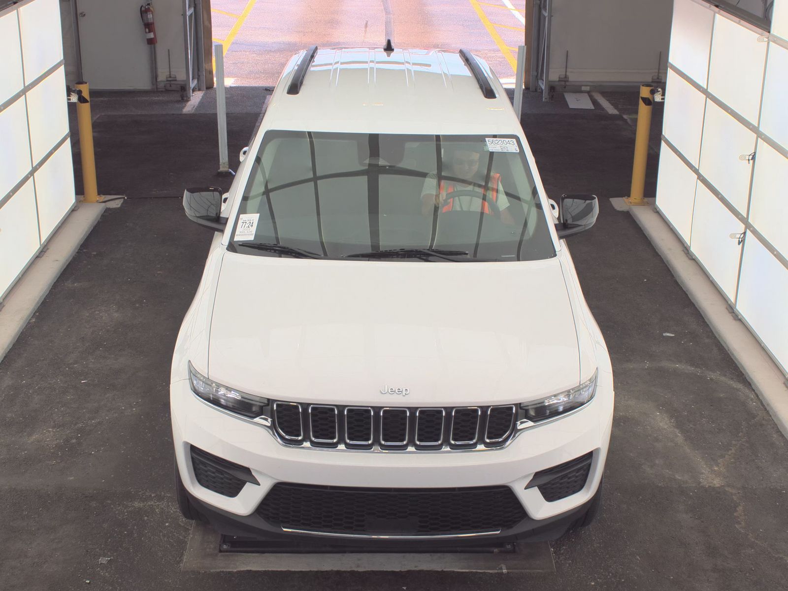 2023 Jeep Grand Cherokee Laredo RWD