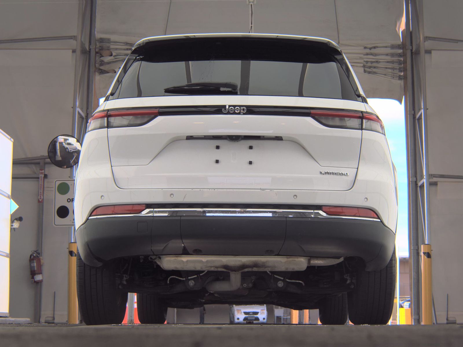 2023 Jeep Grand Cherokee Laredo RWD