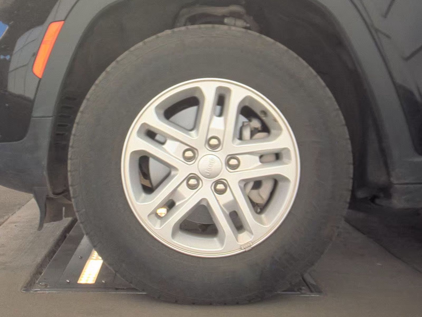 2024 Jeep Grand Cherokee Laredo AWD