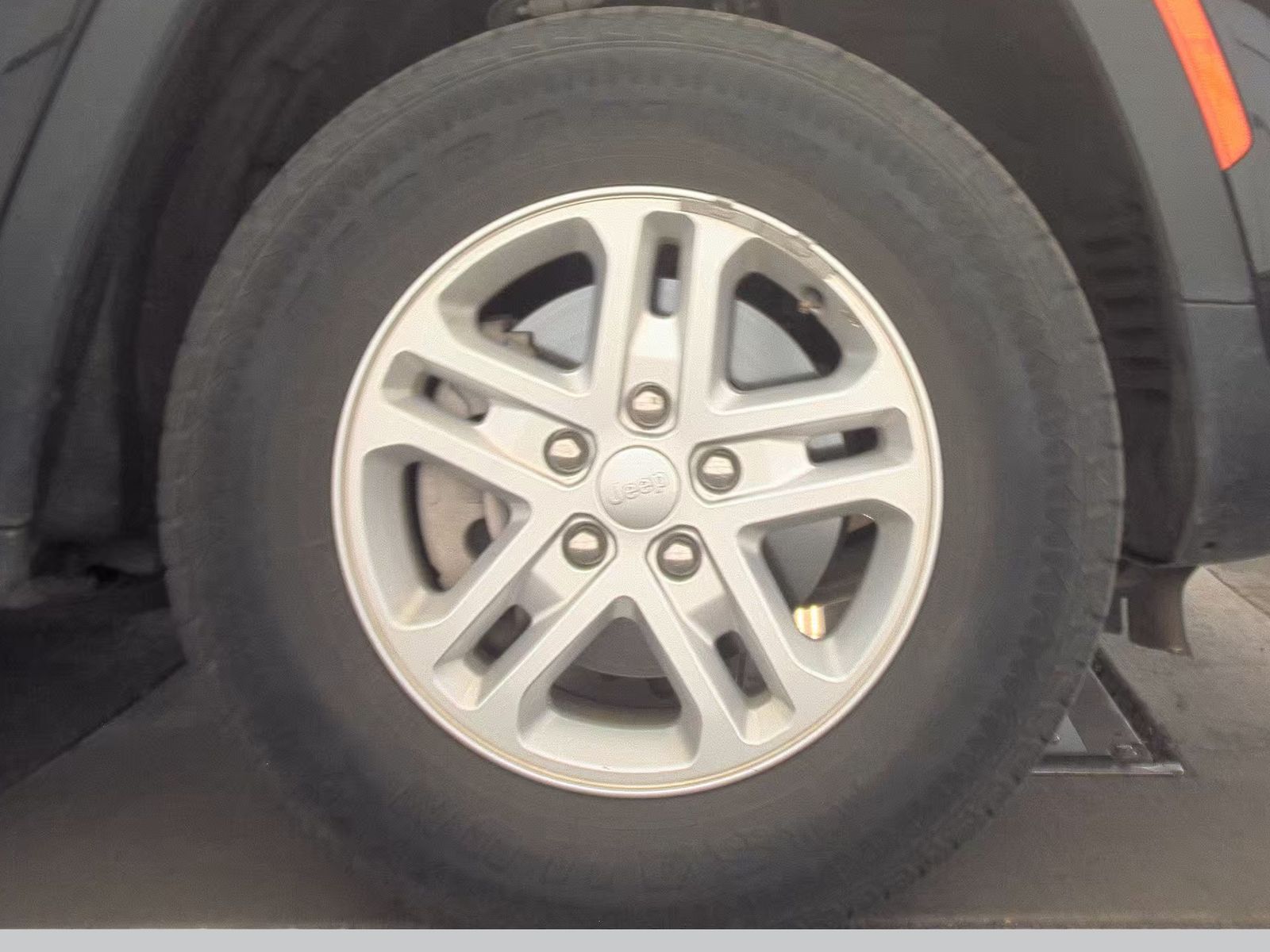 2024 Jeep Grand Cherokee Laredo AWD