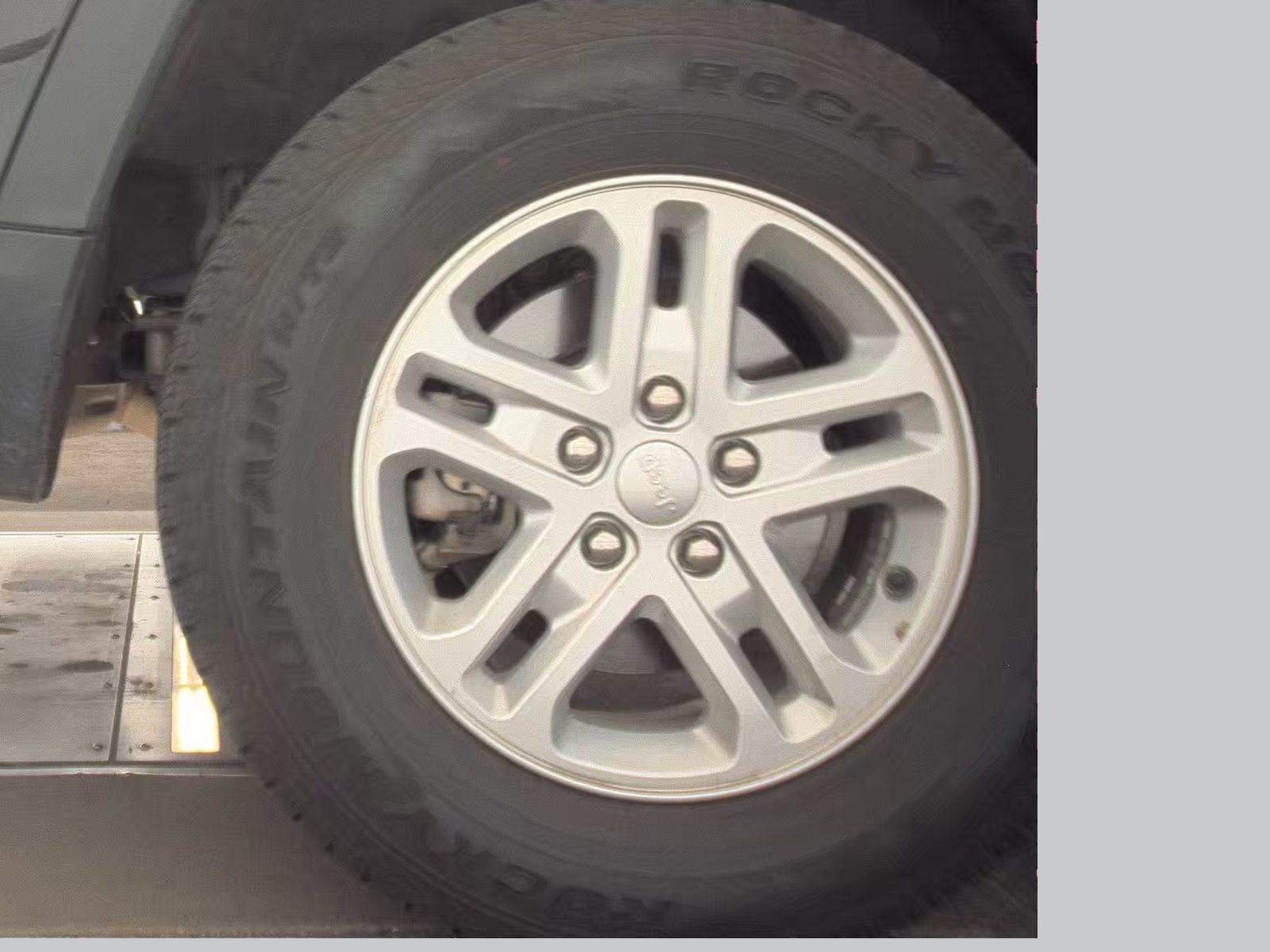 2024 Jeep Grand Cherokee Laredo AWD