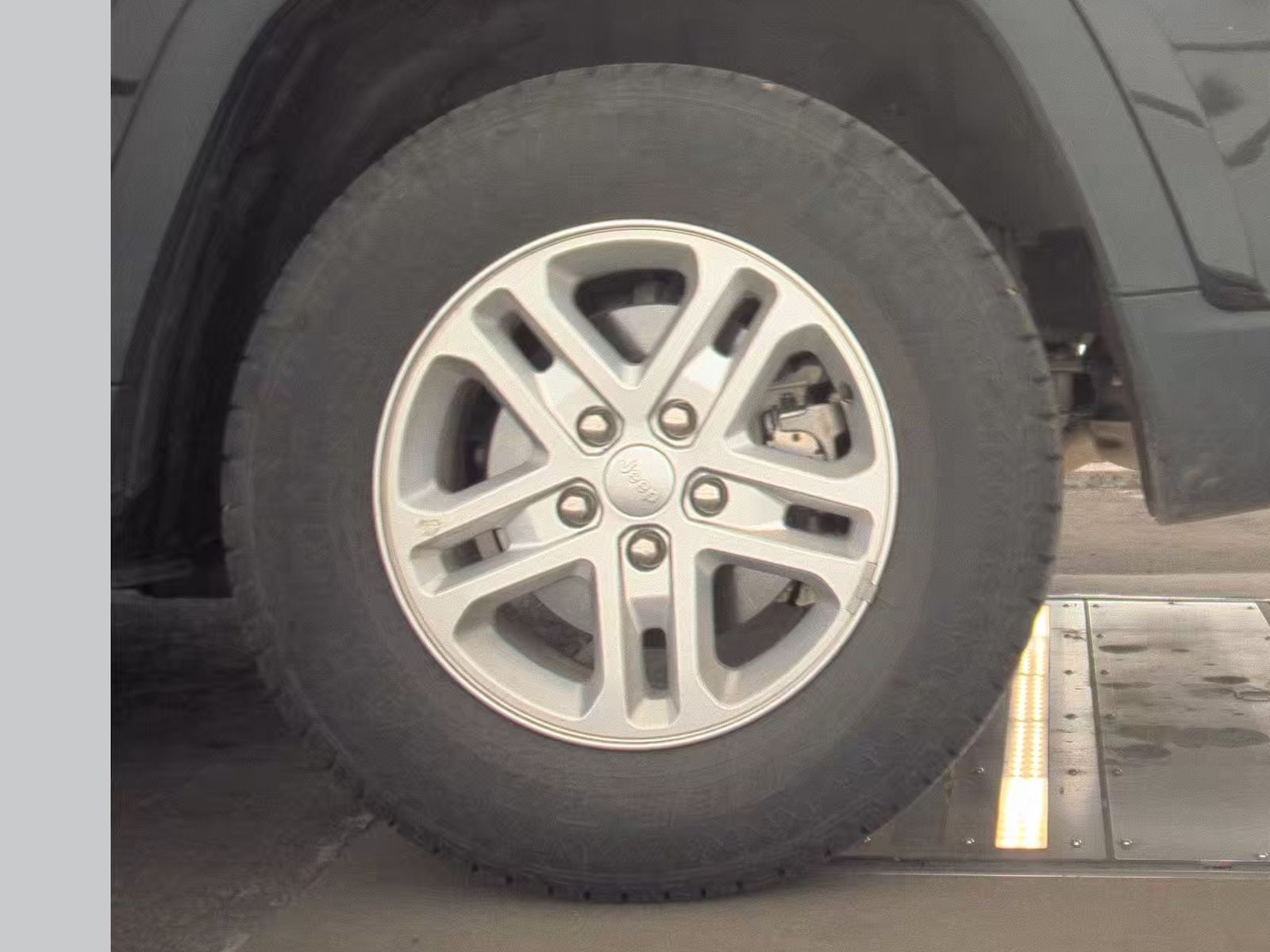 2024 Jeep Grand Cherokee Laredo AWD