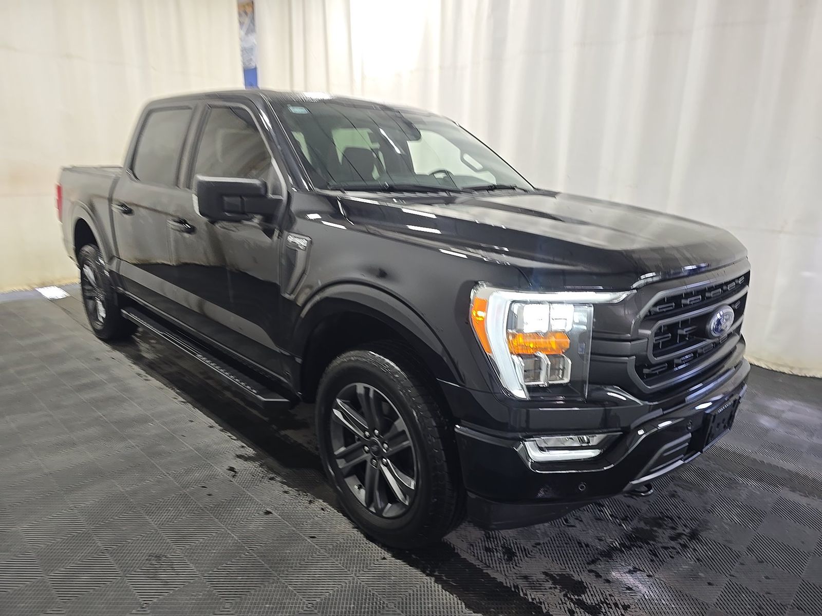 FORD F-150 - 4