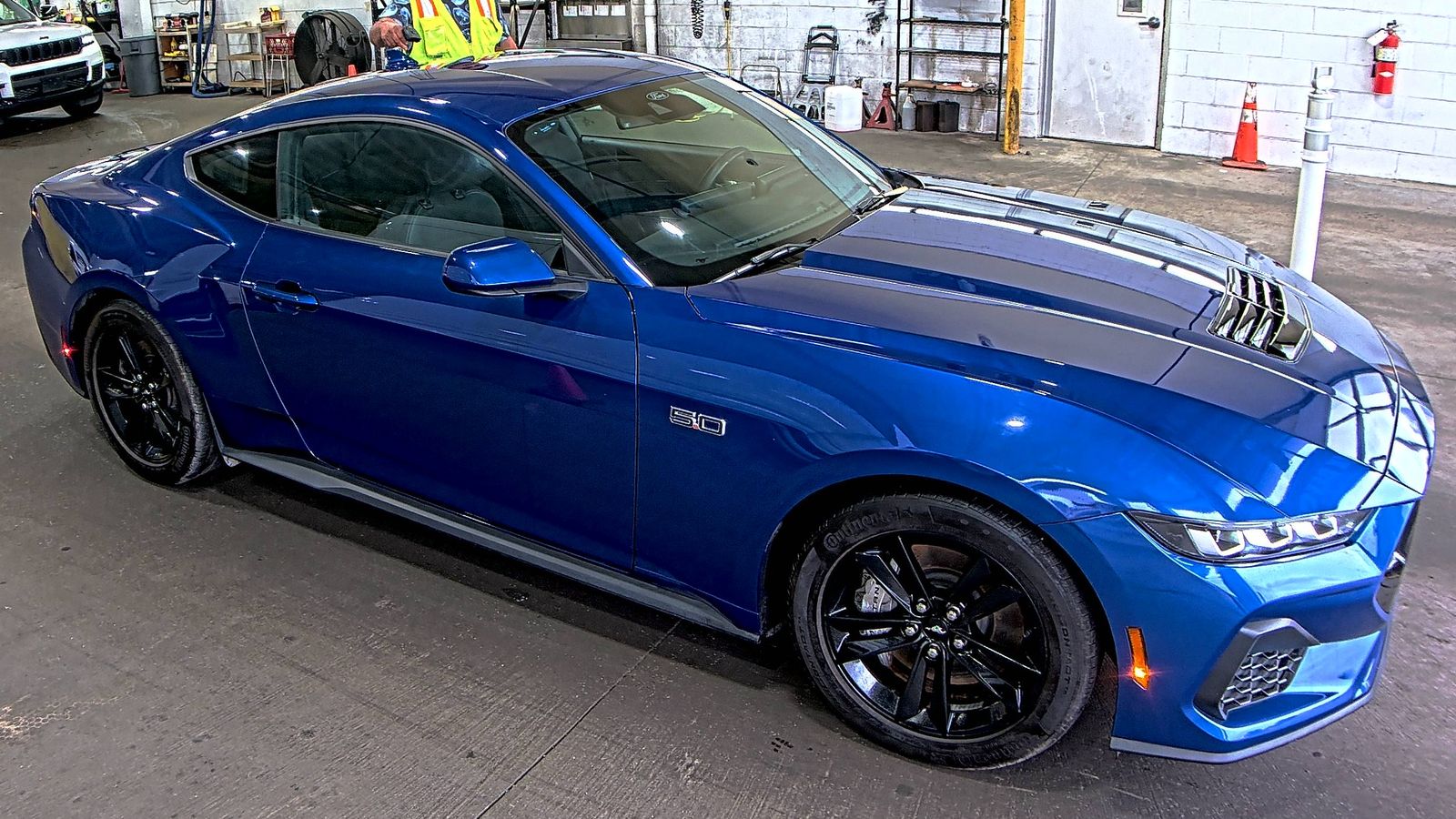 FORD MUSTANG - 4