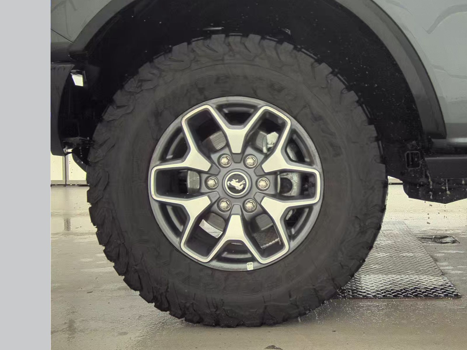 FORD BRONCO - 10