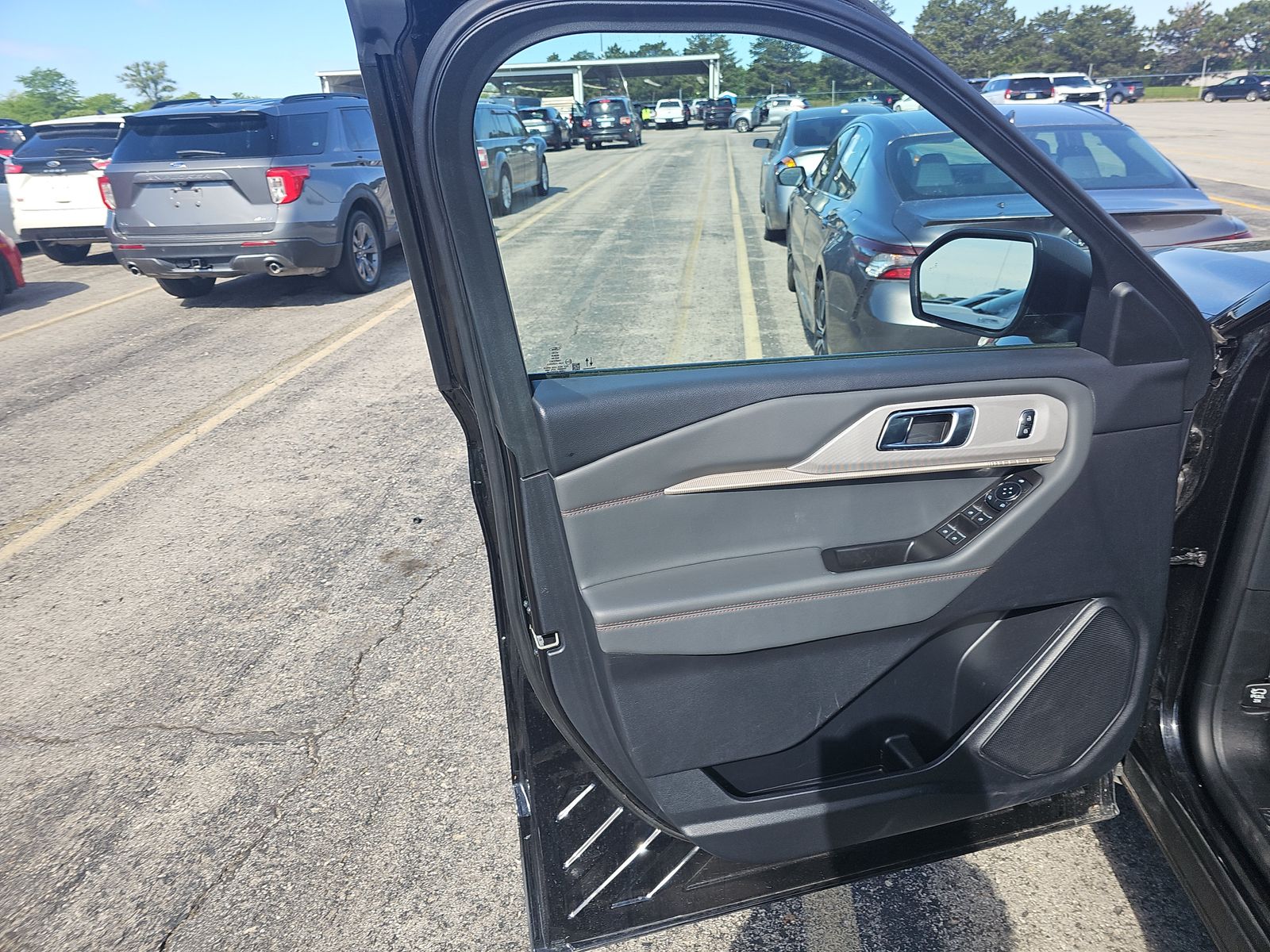 2025 Ford Explorer Active AWD