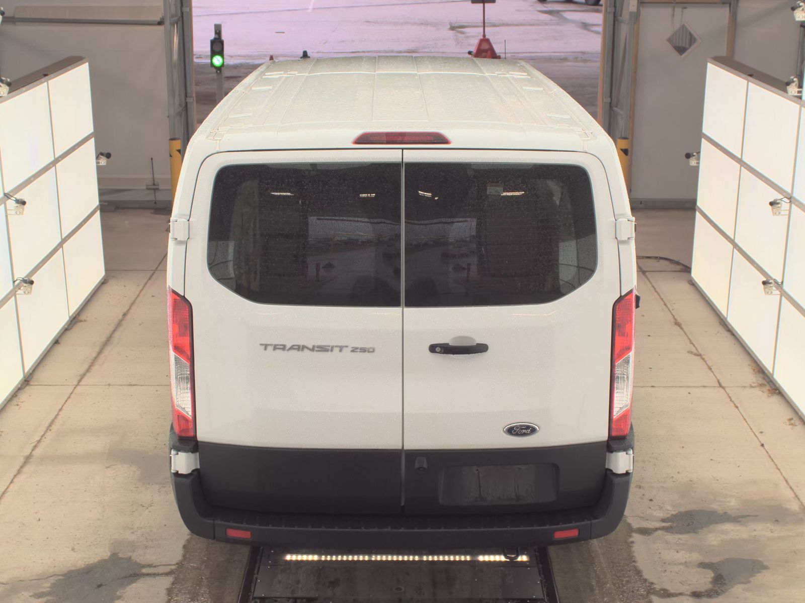 FORD TRANSIT 250 - 7