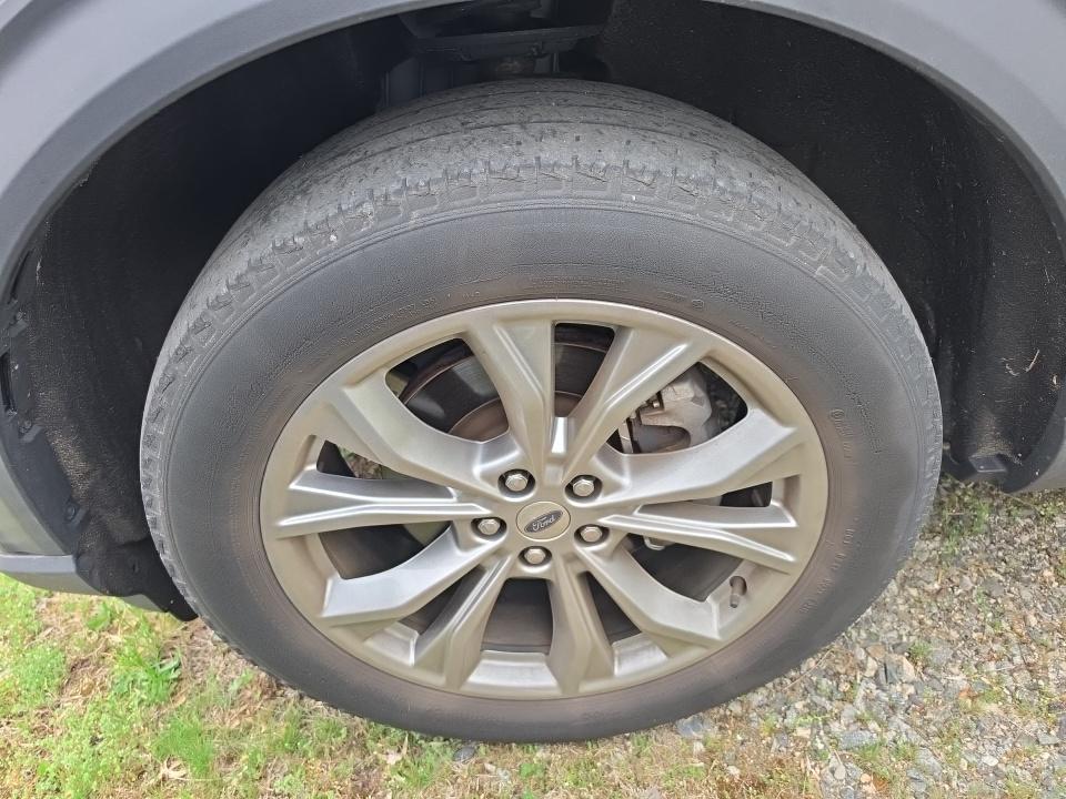 FORD EXPLORER - 9