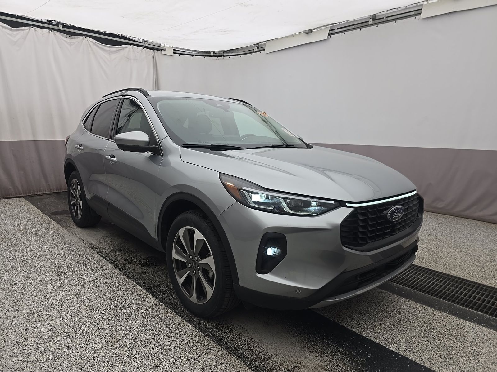 FORD ESCAPE - 4