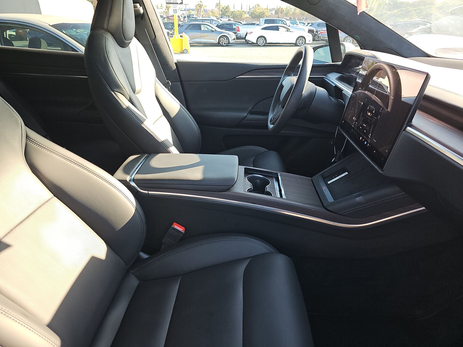 TESLA MODEL X - 9