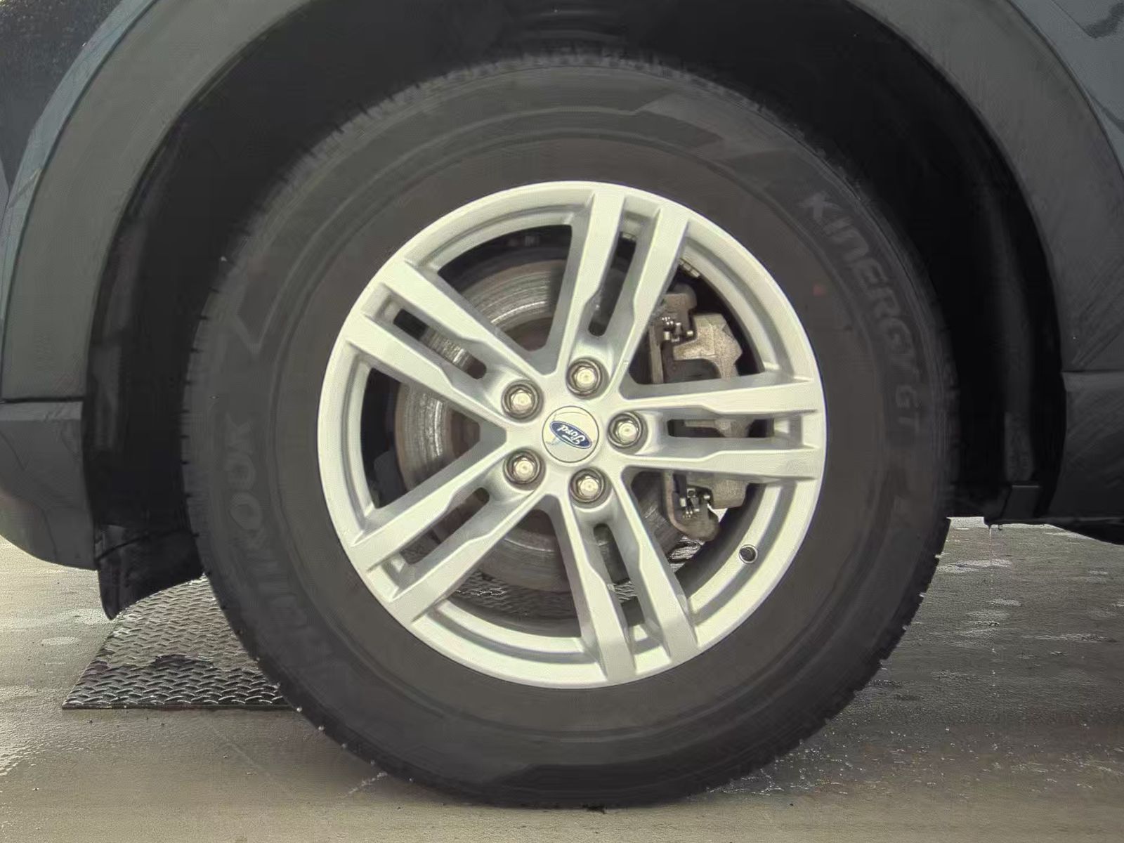 FORD EXPLORER - 10