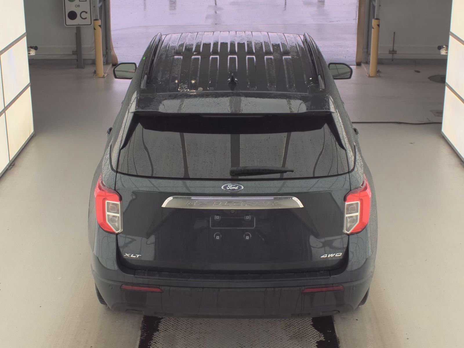 FORD EXPLORER - 7