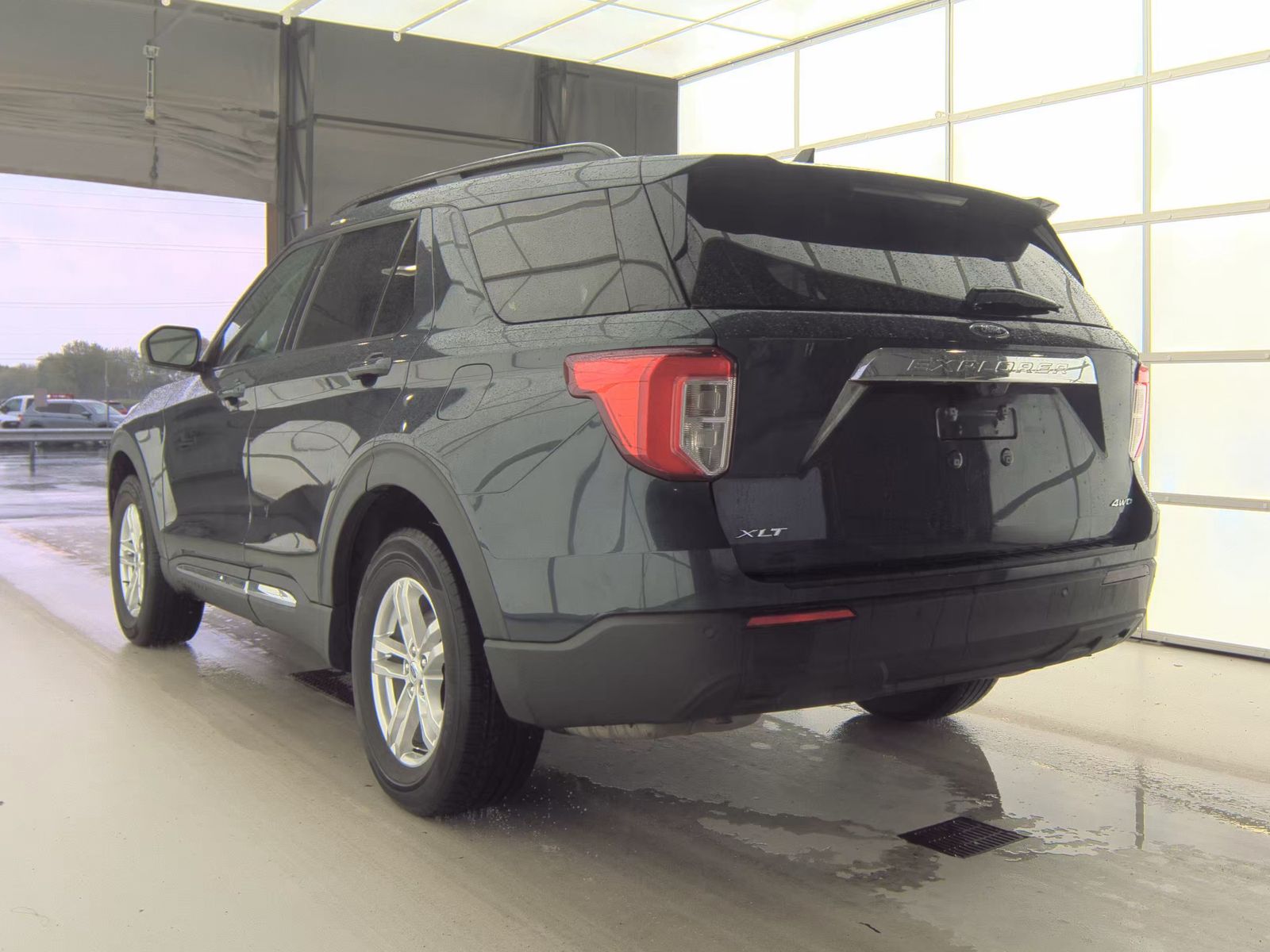 FORD EXPLORER - 9