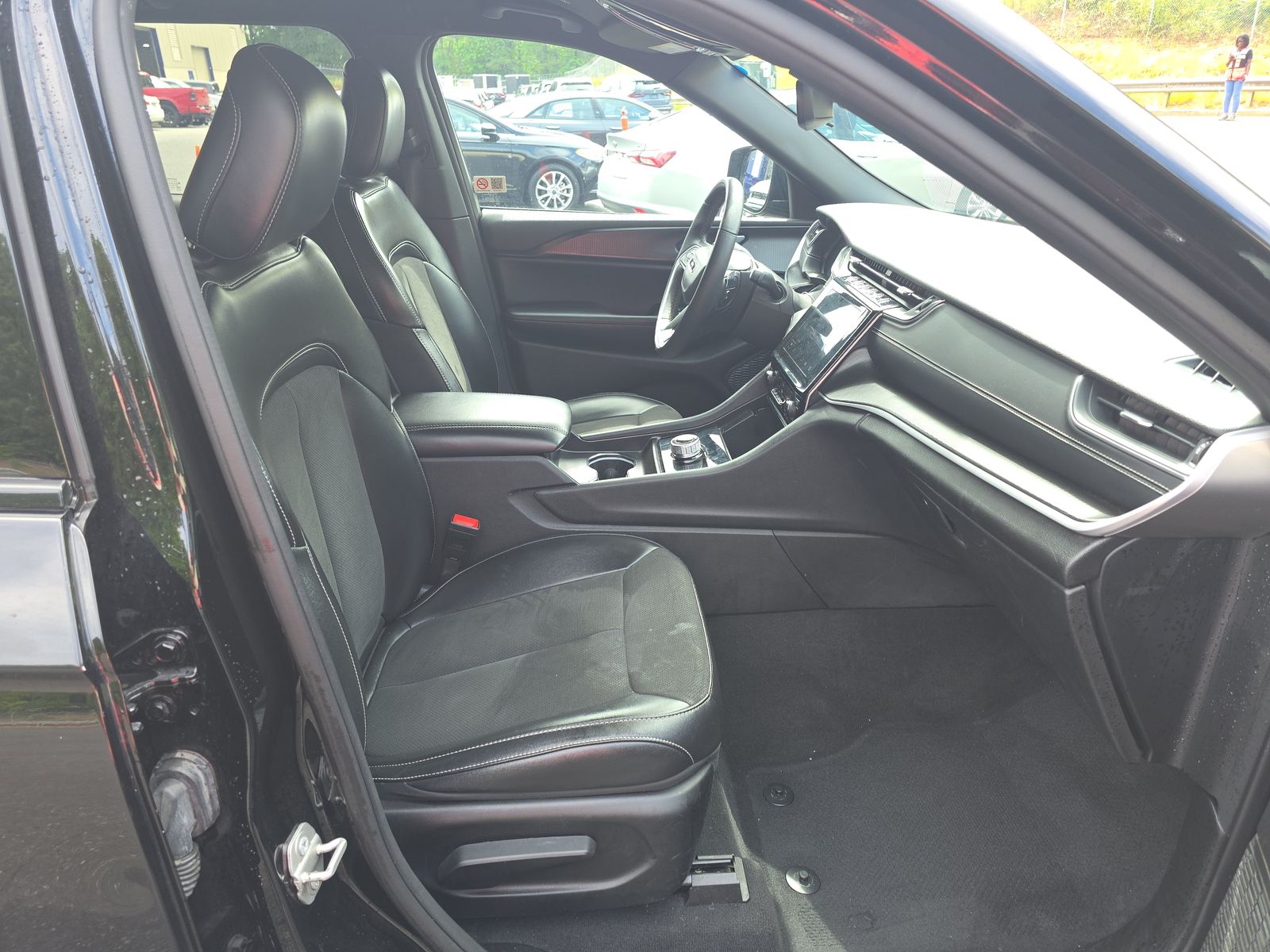2024 Jeep Grand Cherokee Altitude RWD