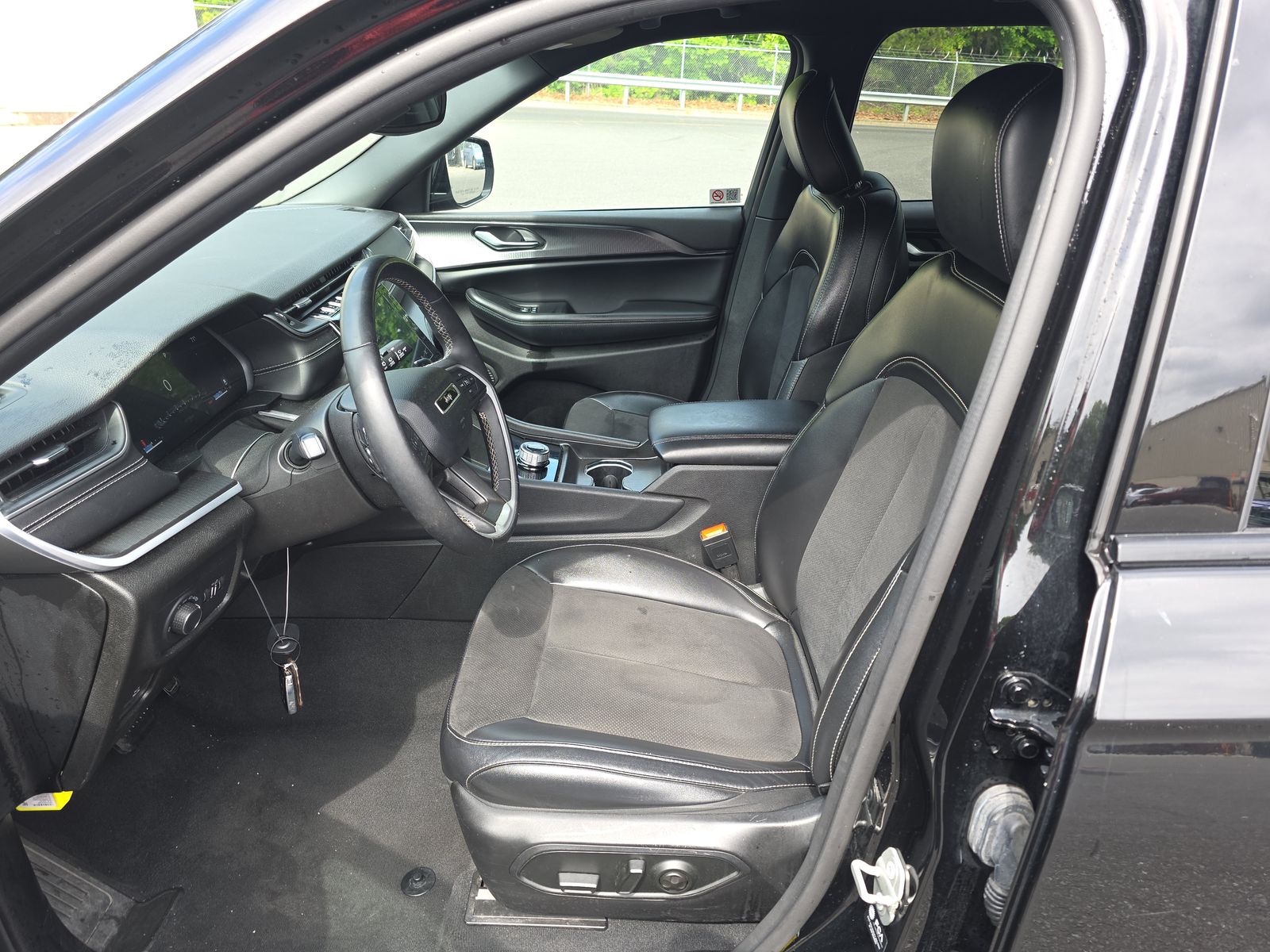 2024 Jeep Grand Cherokee Altitude RWD