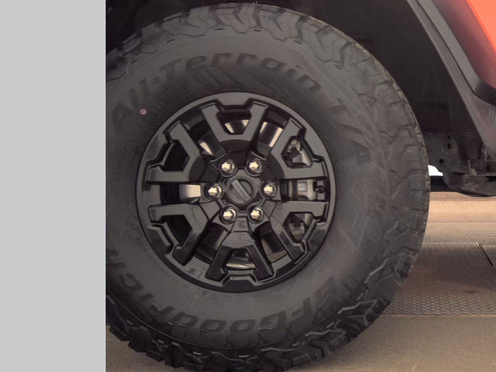 FORD BRONCO - 10