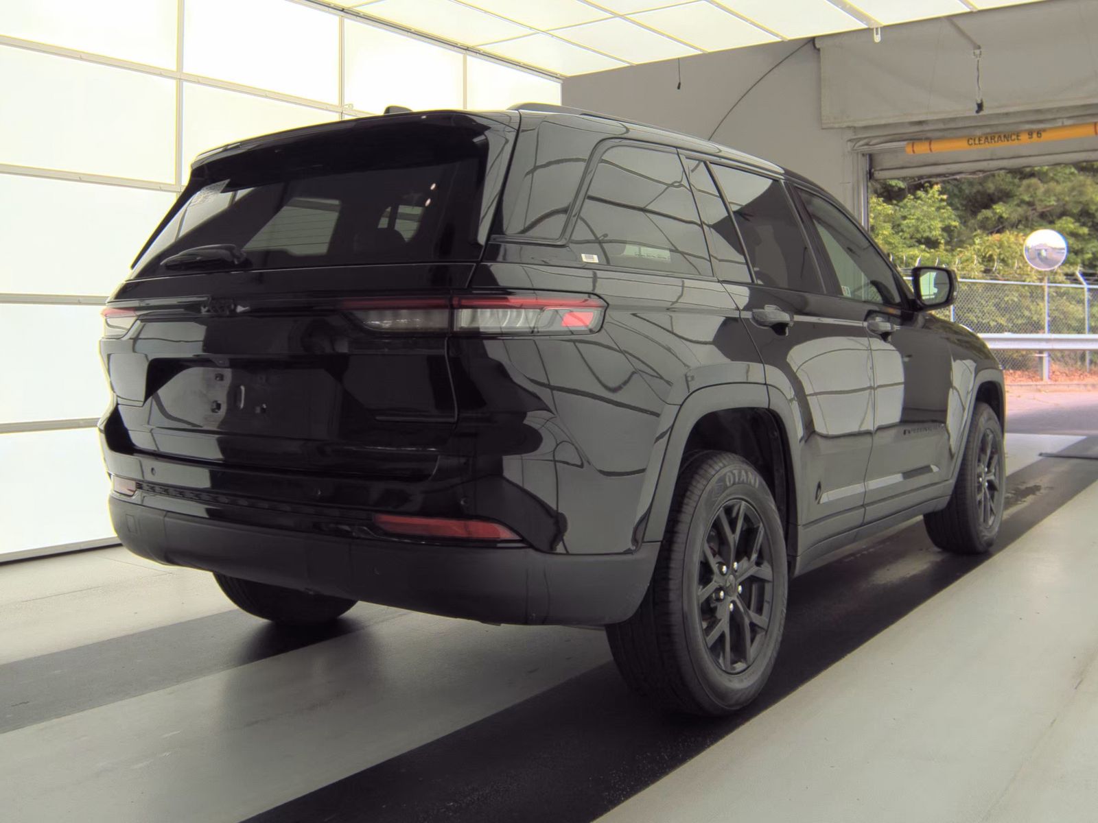 2024 Jeep Grand Cherokee Altitude RWD
