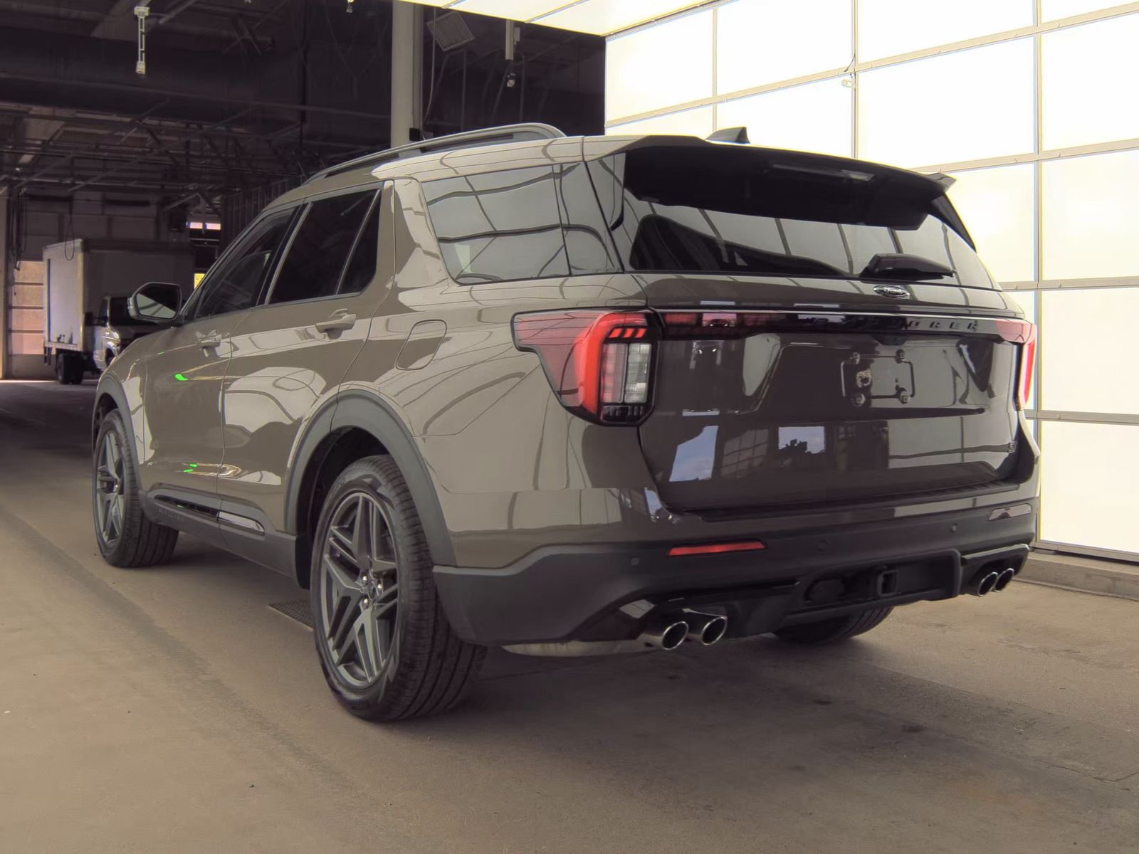 FORD EXPLORER - 9