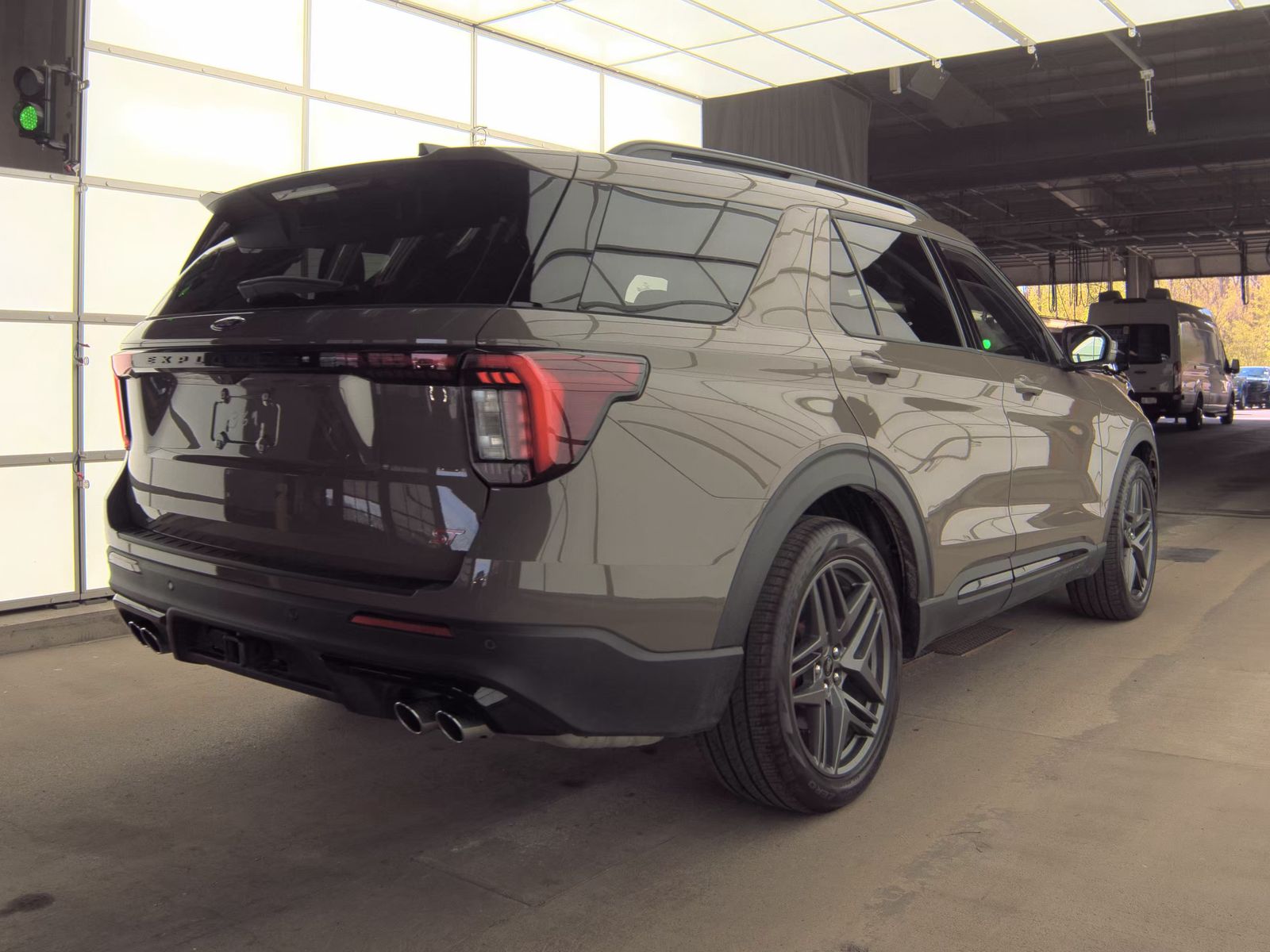 FORD EXPLORER - 6