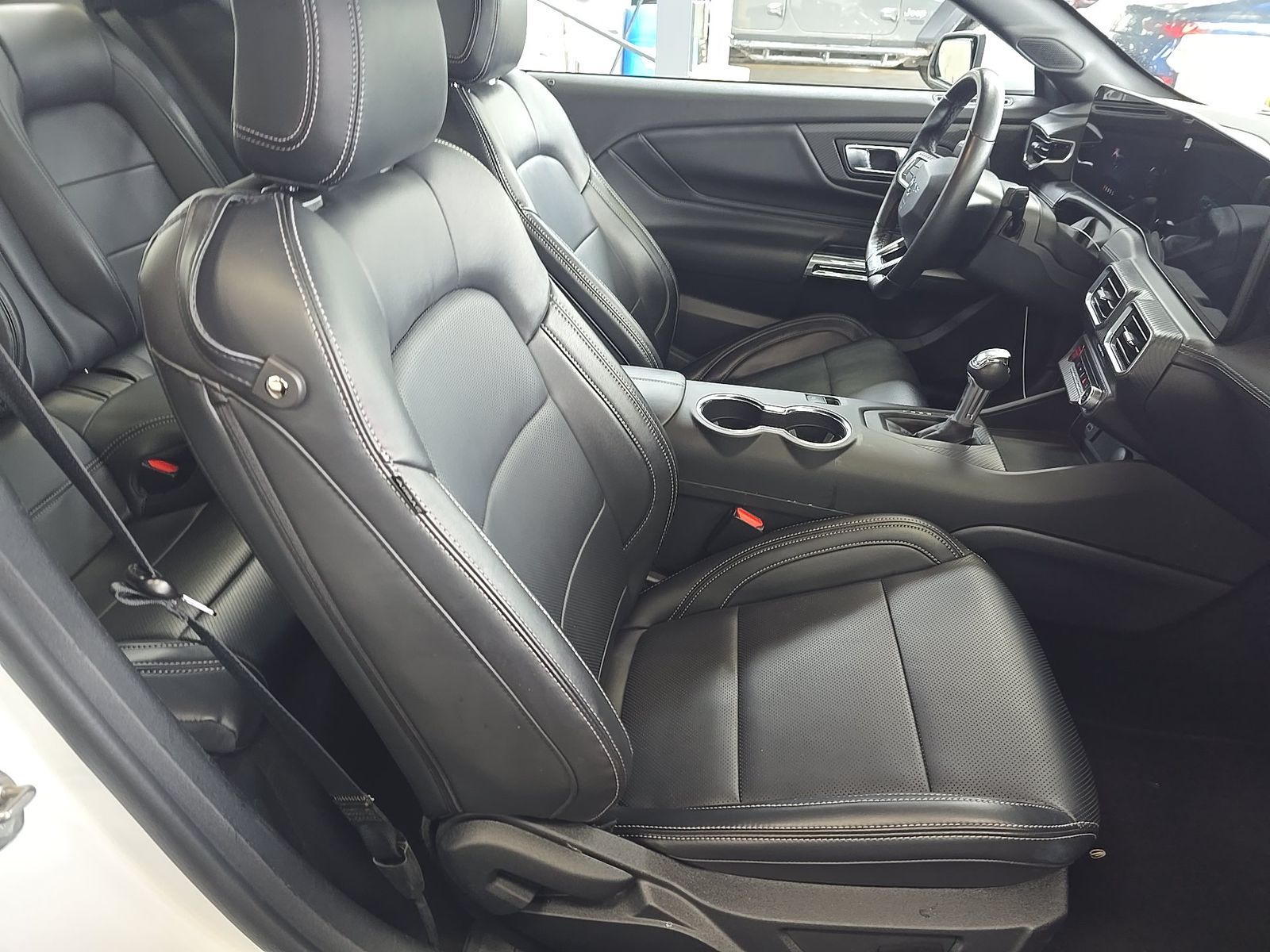 FORD MUSTANG - 9