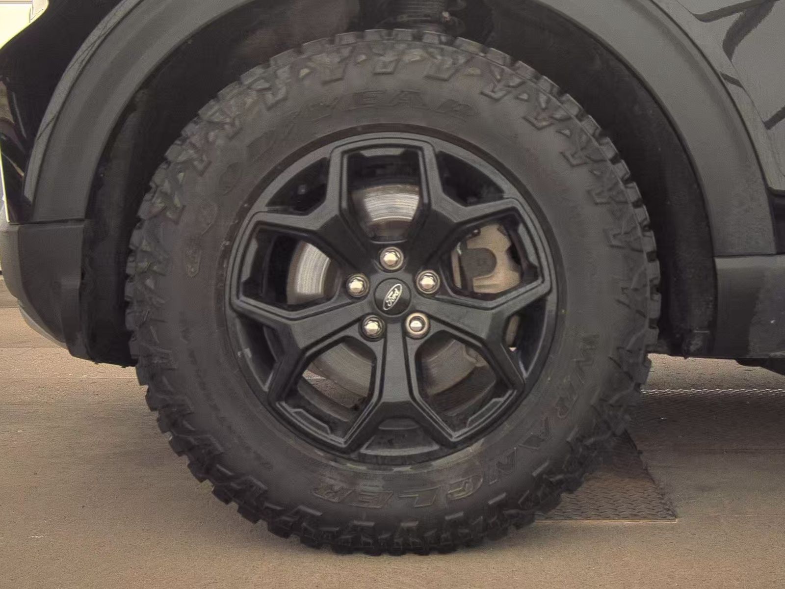 FORD EXPLORER - 10
