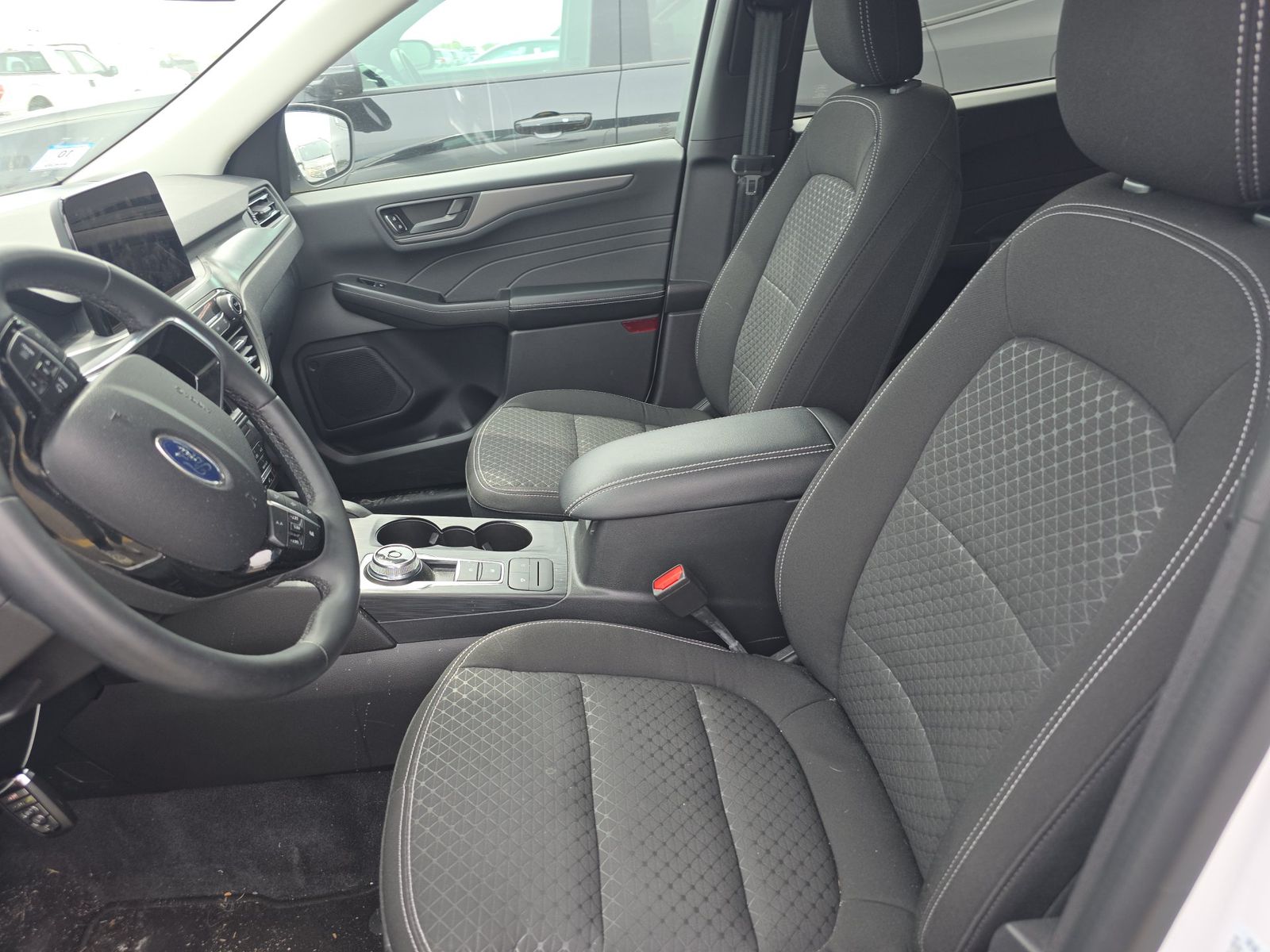 FORD ESCAPE - 8