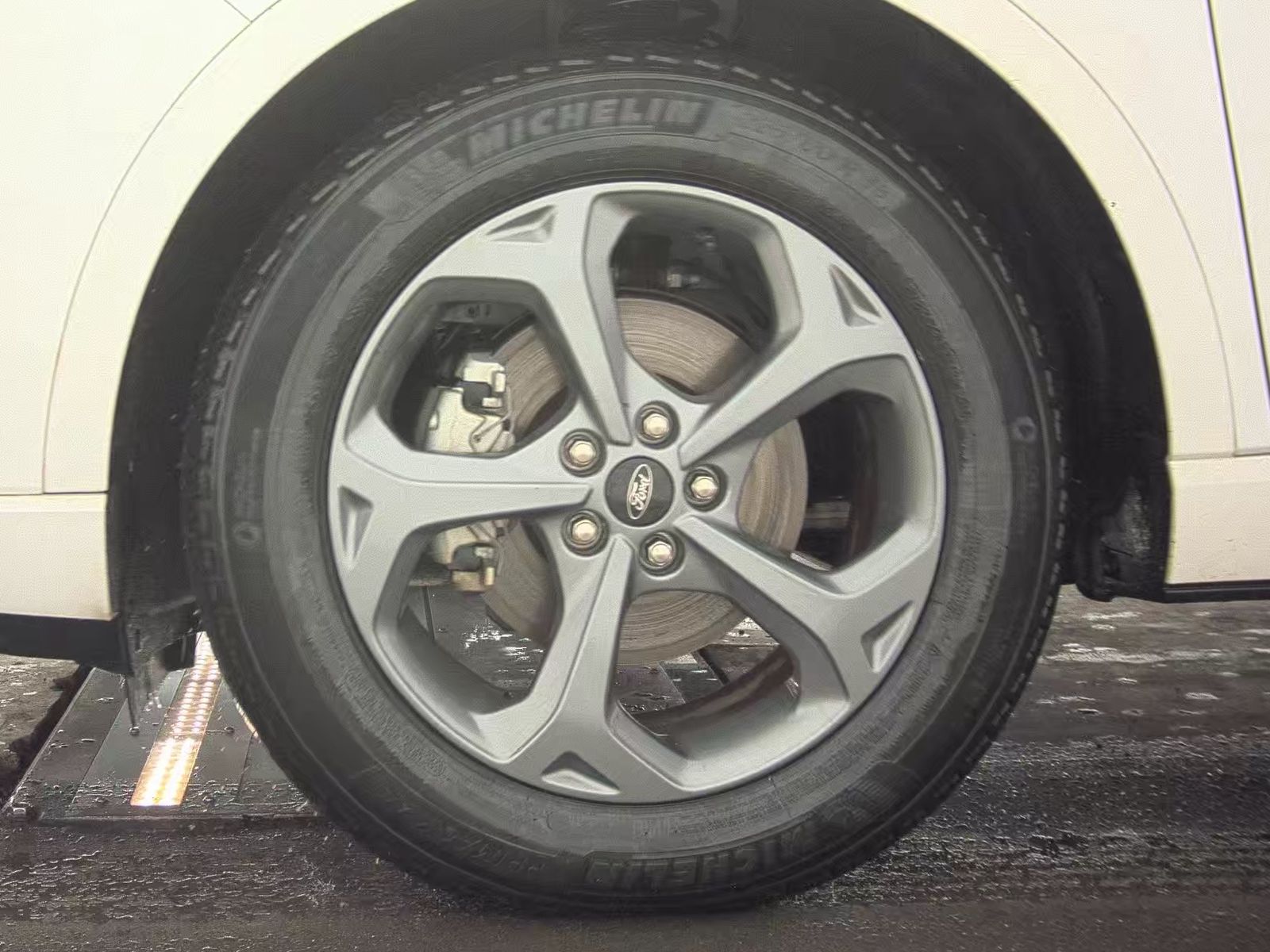 FORD ESCAPE - 10