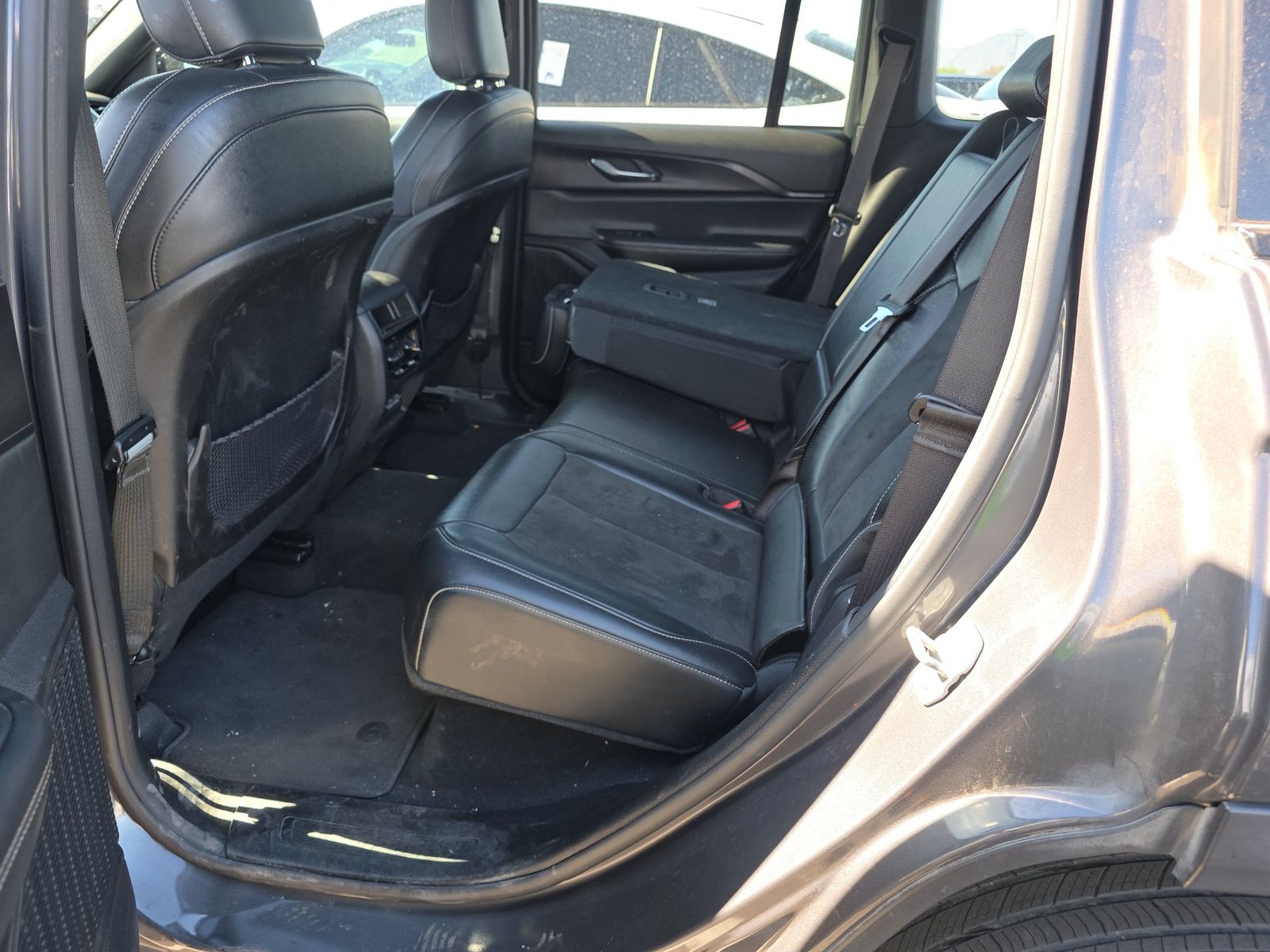 2024 Jeep Grand Cherokee Altitude RWD