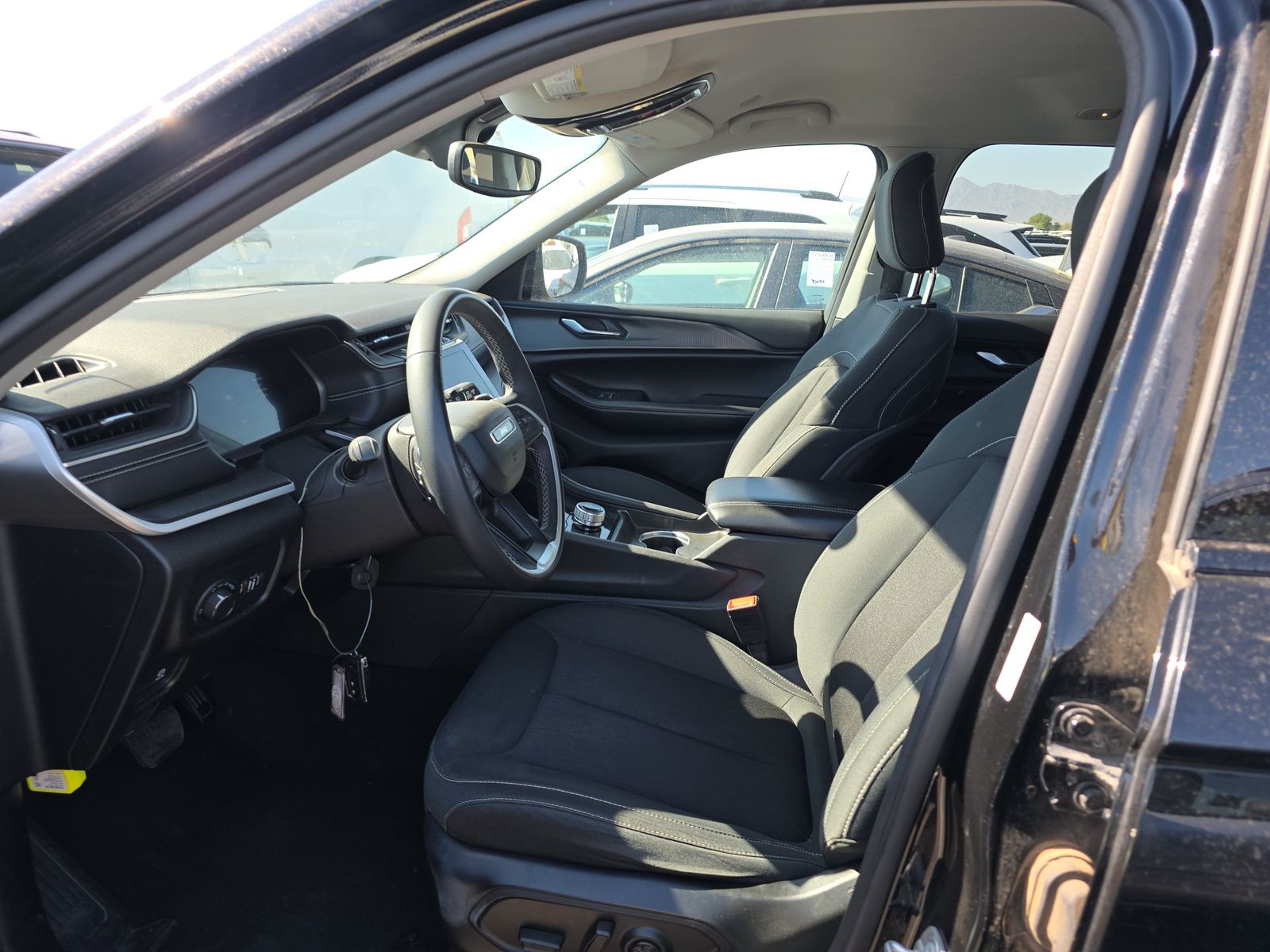 2024 Jeep Grand Cherokee Laredo AWD