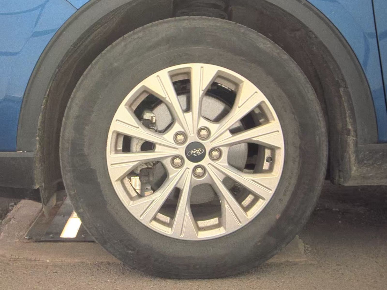 FORD ESCAPE - 10