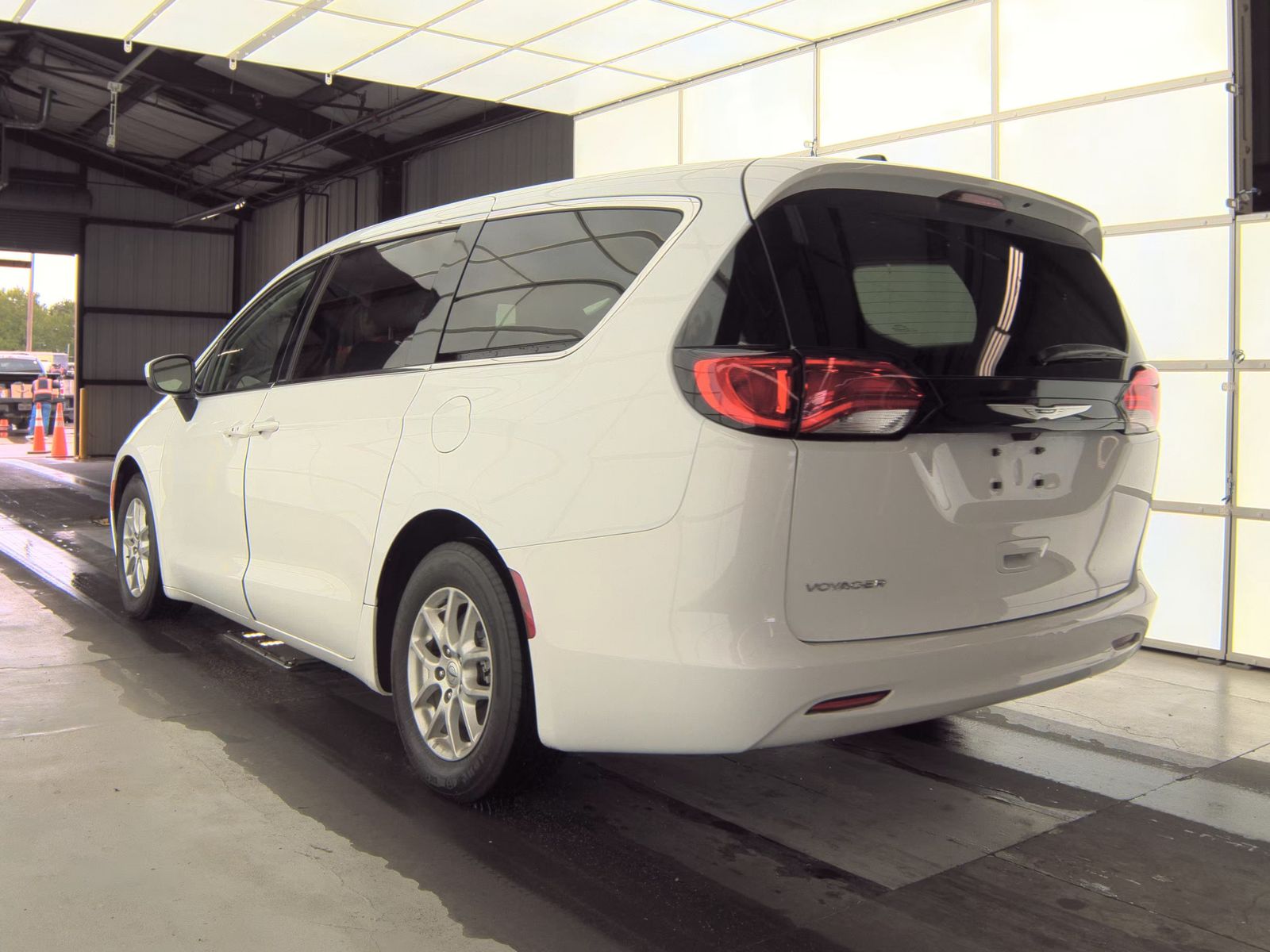 CHRYSLER VOYAGER - 9