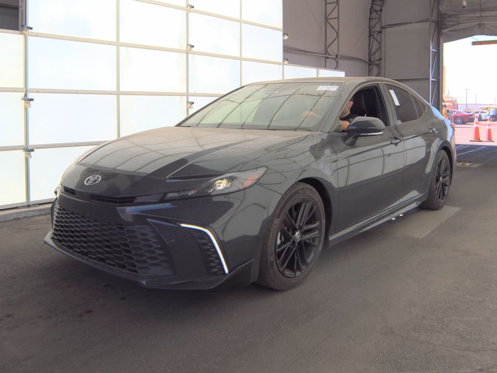 TOYOTA CAMRY - 1