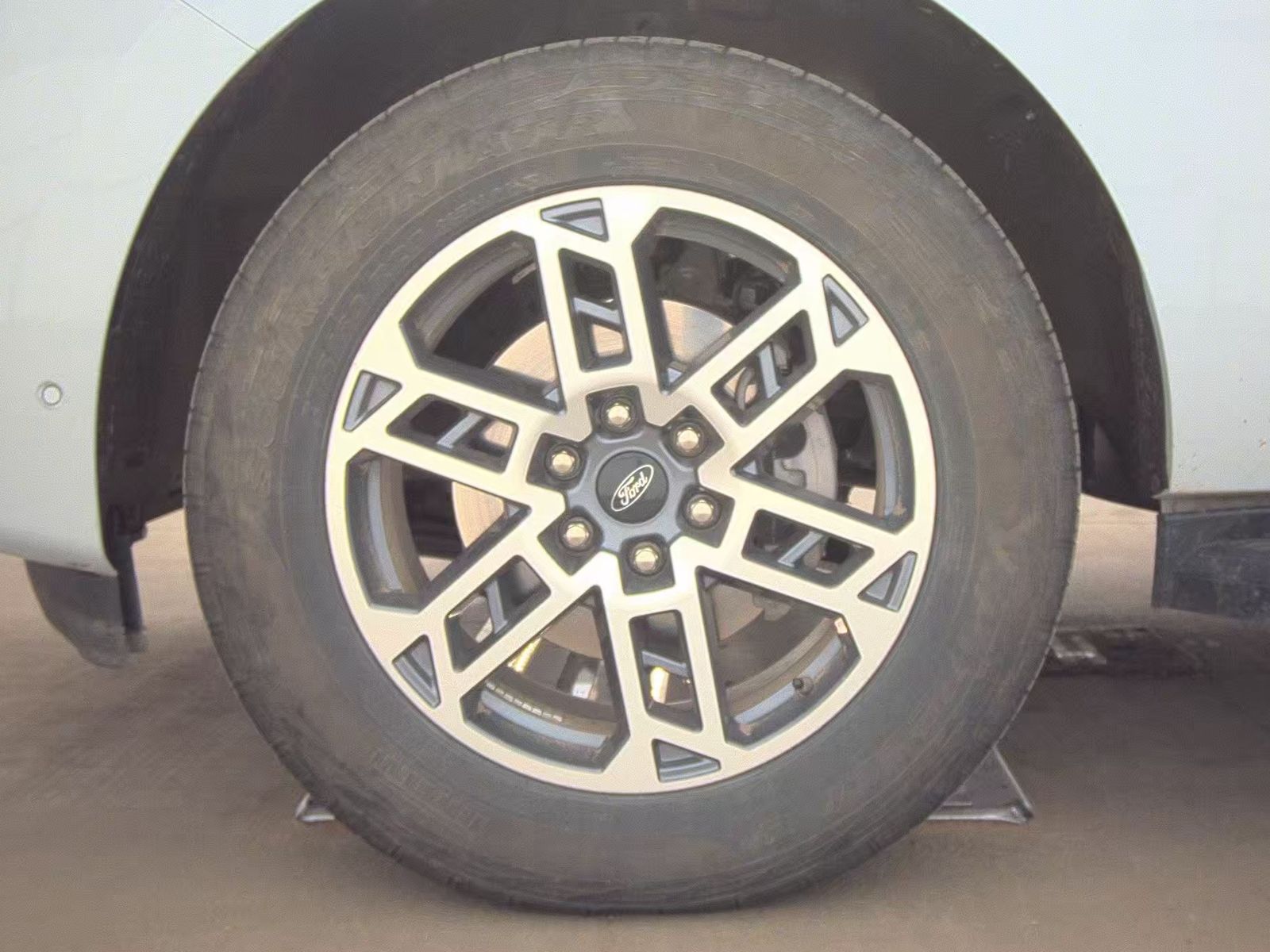 FORD EXPEDITION - 10