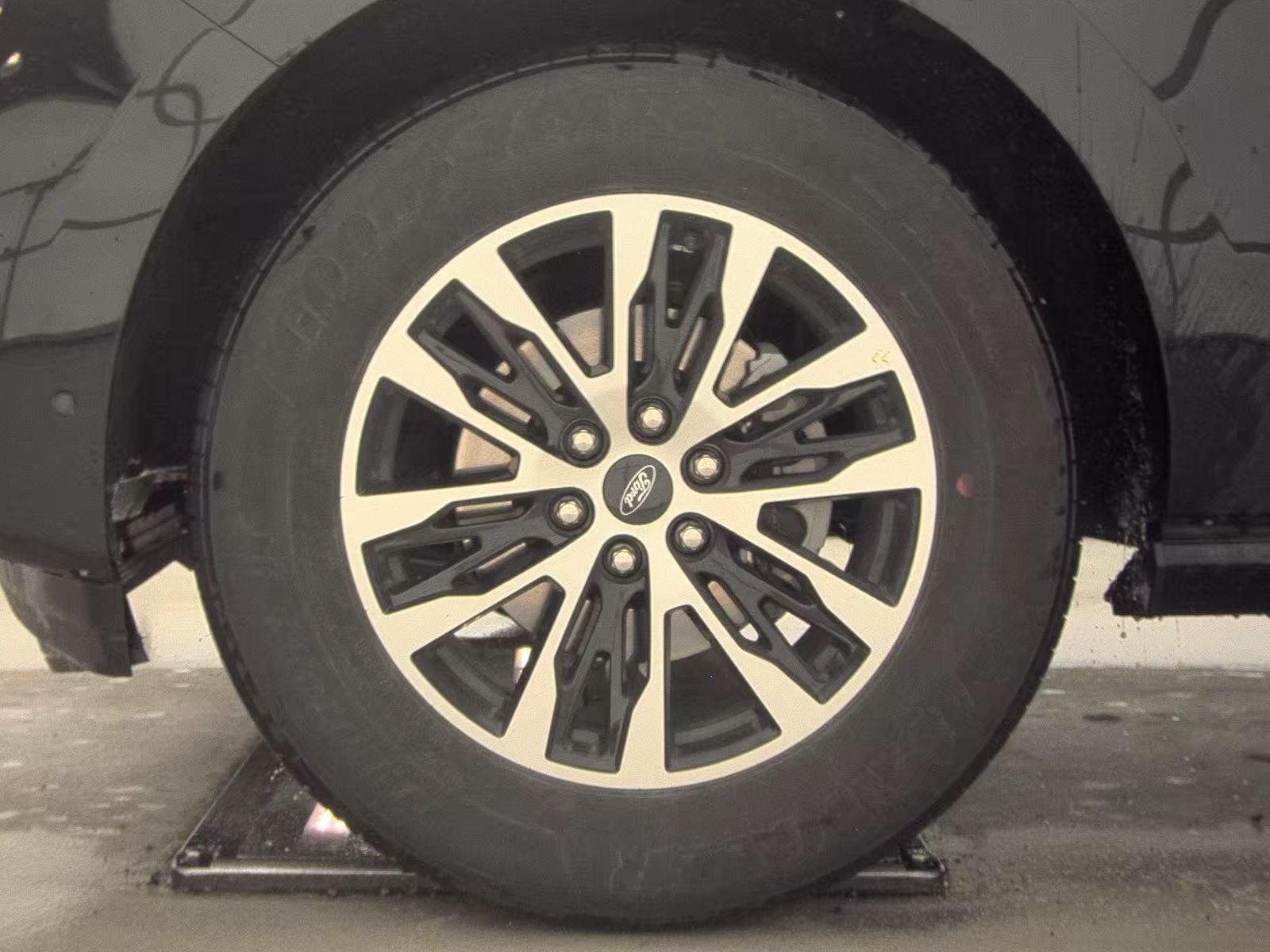 FORD EXPEDITION - 10