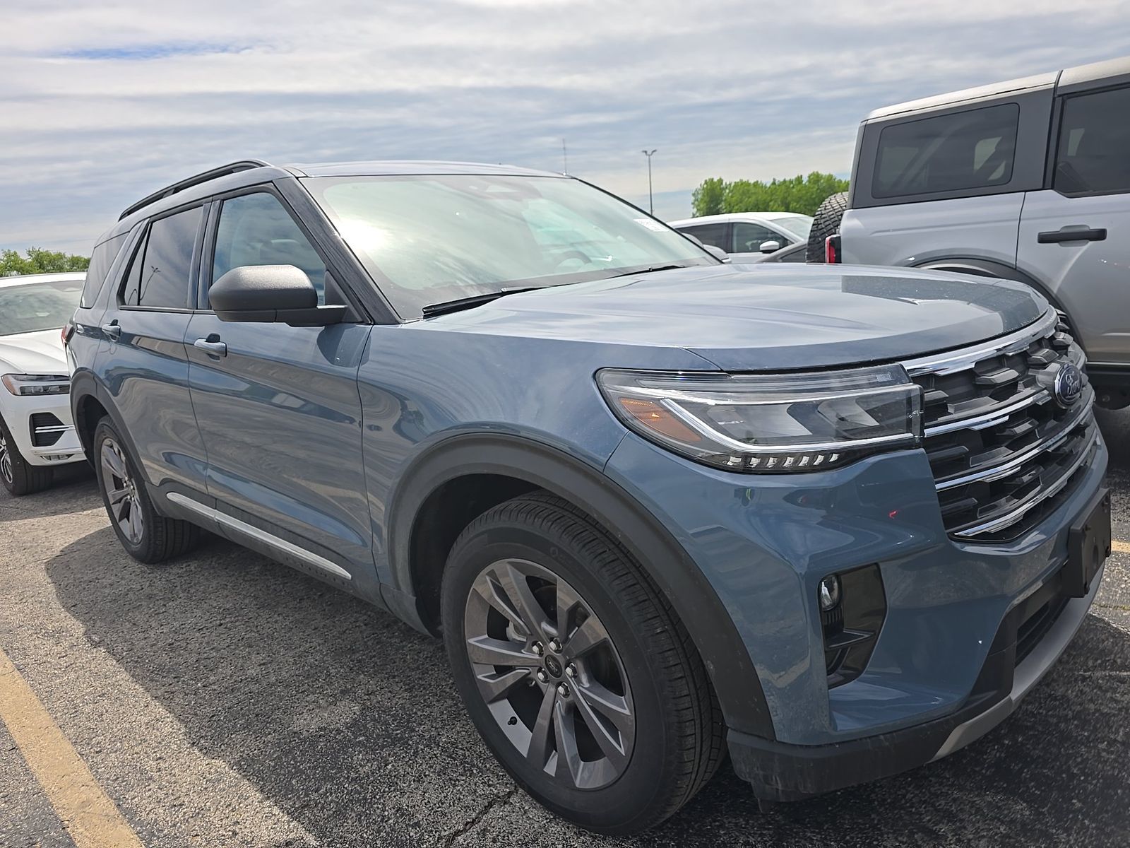 FORD EXPLORER - 4