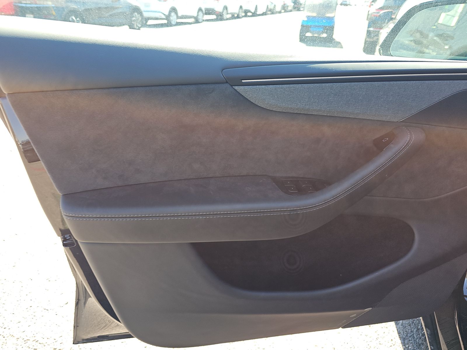 TESLA MODEL Y - 10