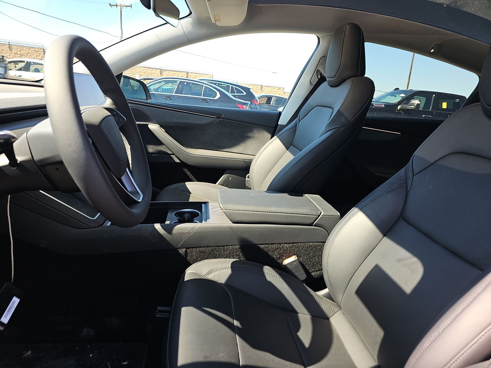 TESLA MODEL Y - 8