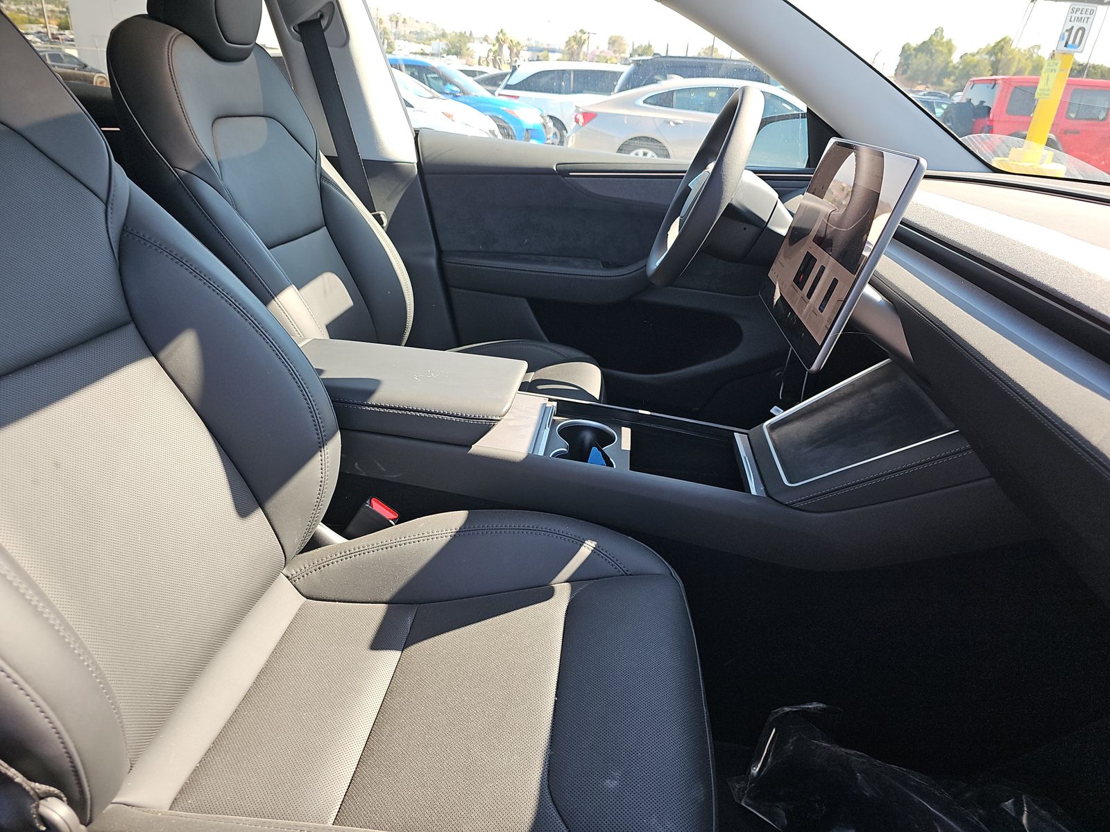 TESLA MODEL Y - 9