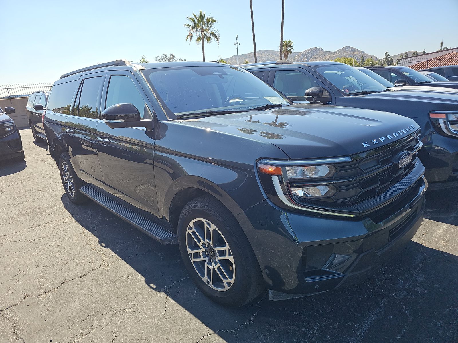 FORD EXPEDITION MAX - 4