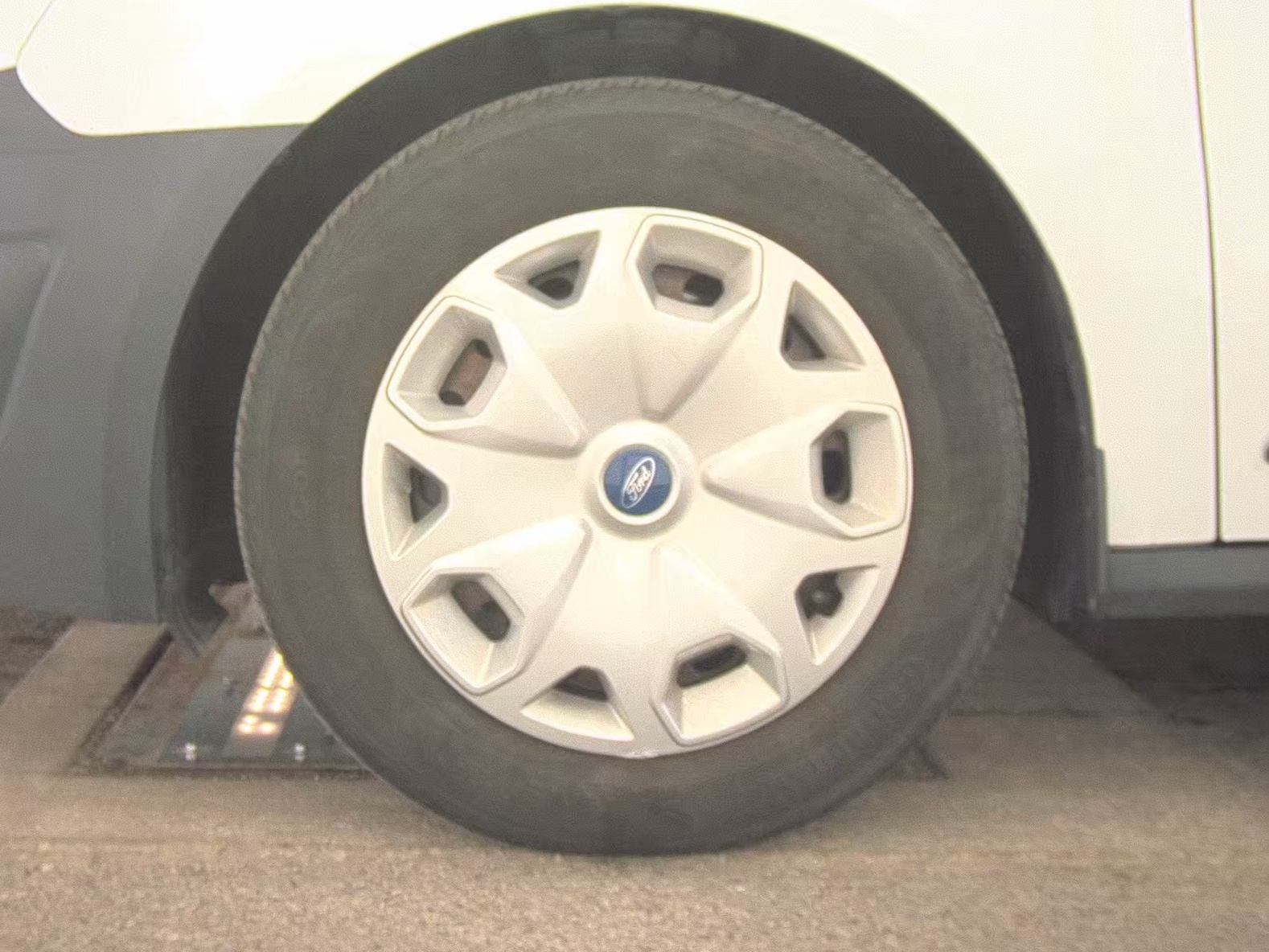 FORD TRANSIT CONNECT - 10
