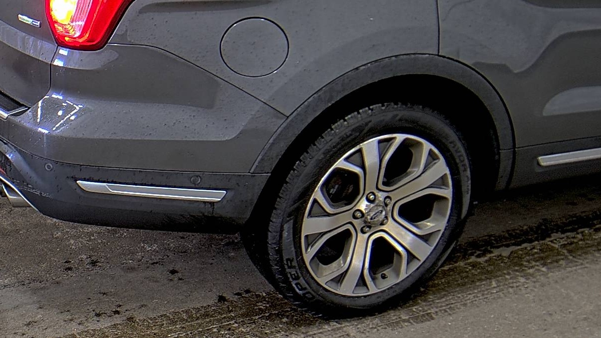 FORD EXPLORER - 10