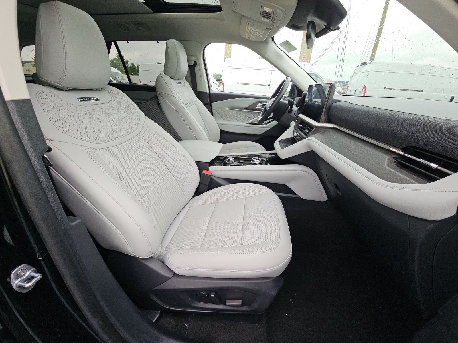 FORD EXPLORER - 9