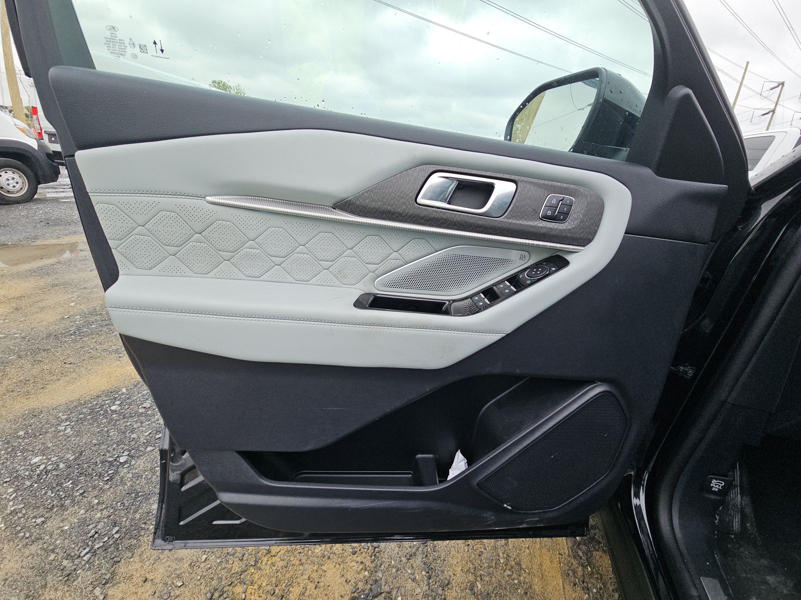 FORD EXPLORER - 10