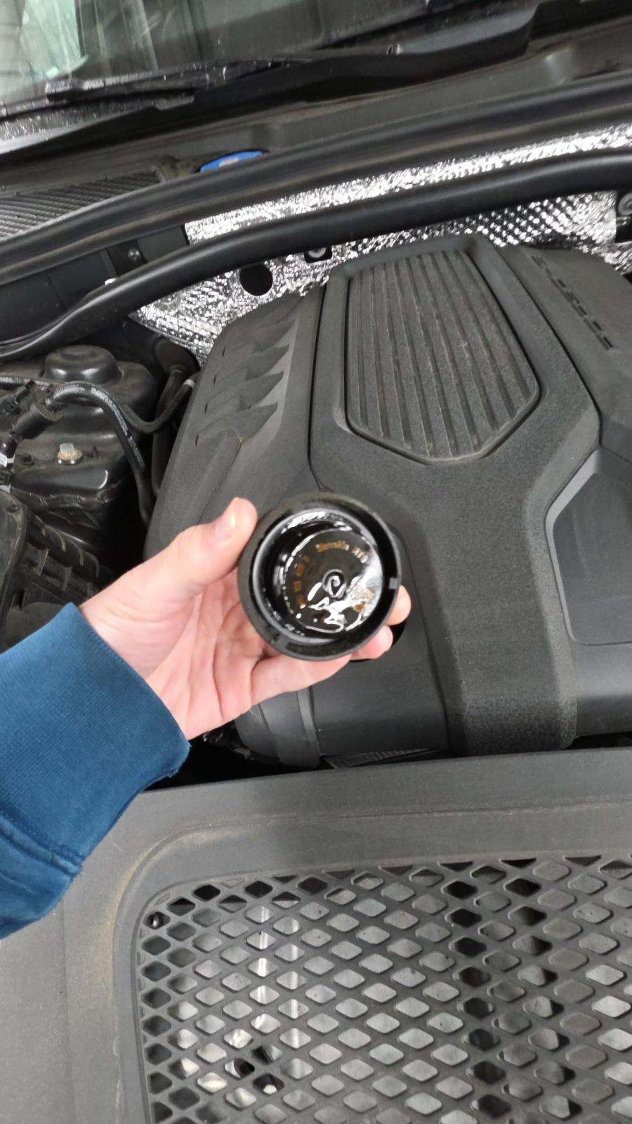 2023 Porsche Macan Base AWD