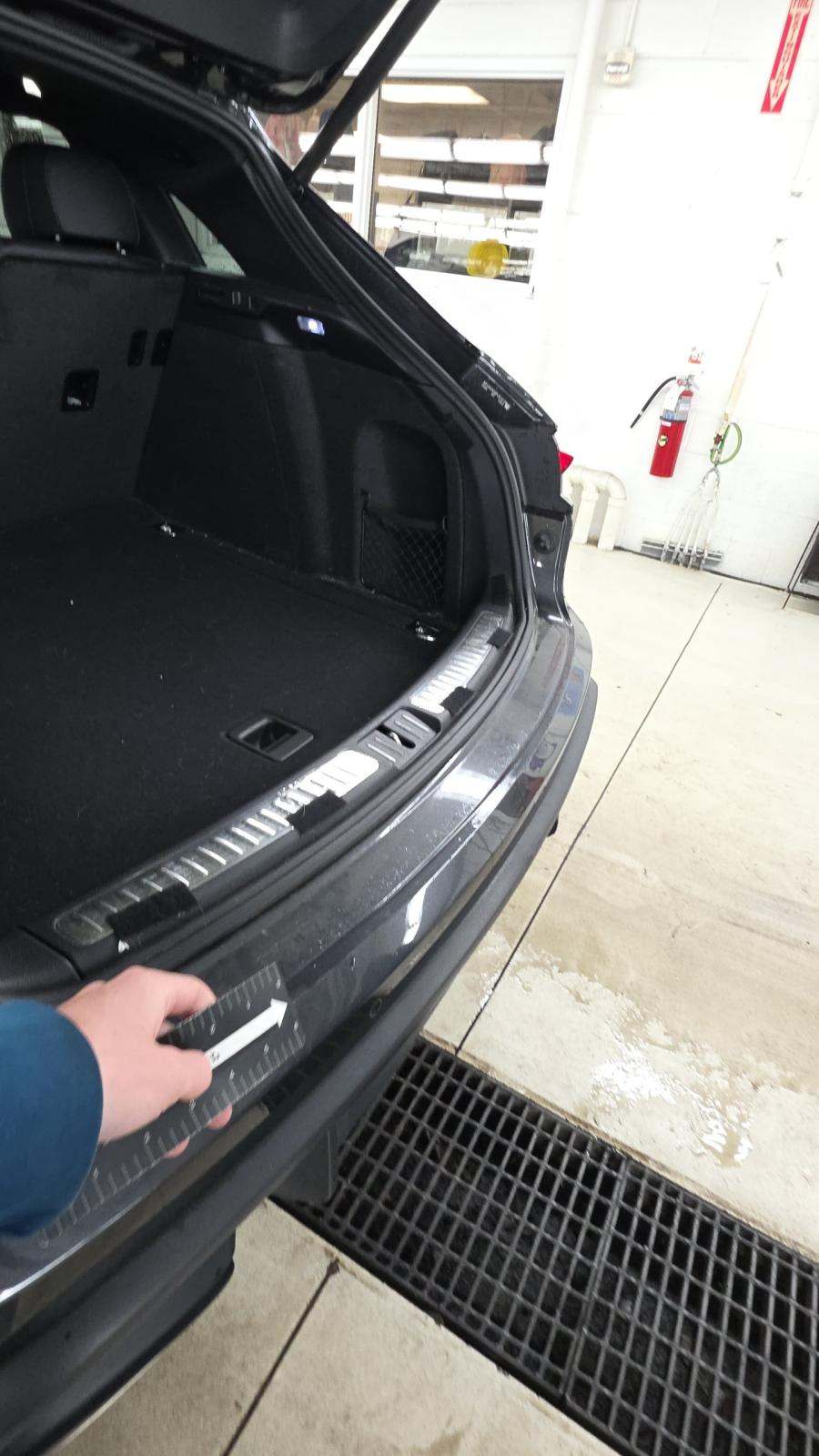 2023 Porsche Macan Base AWD