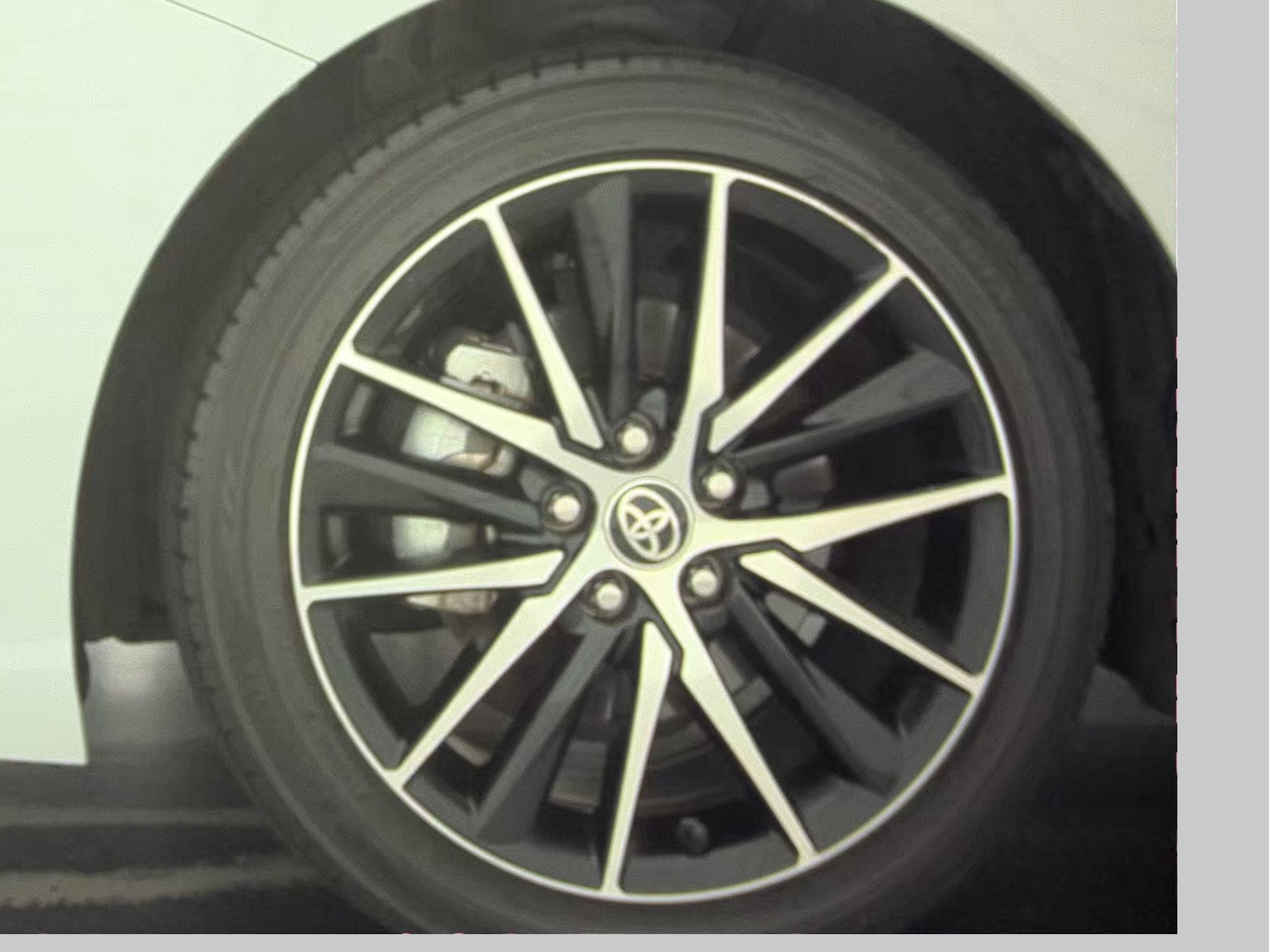 TOYOTA CAMRY - 10