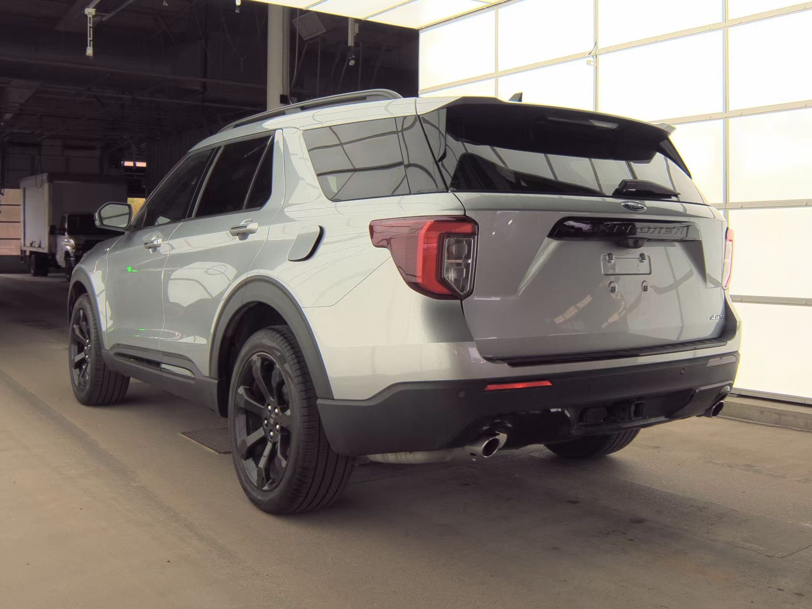 FORD EXPLORER - 9