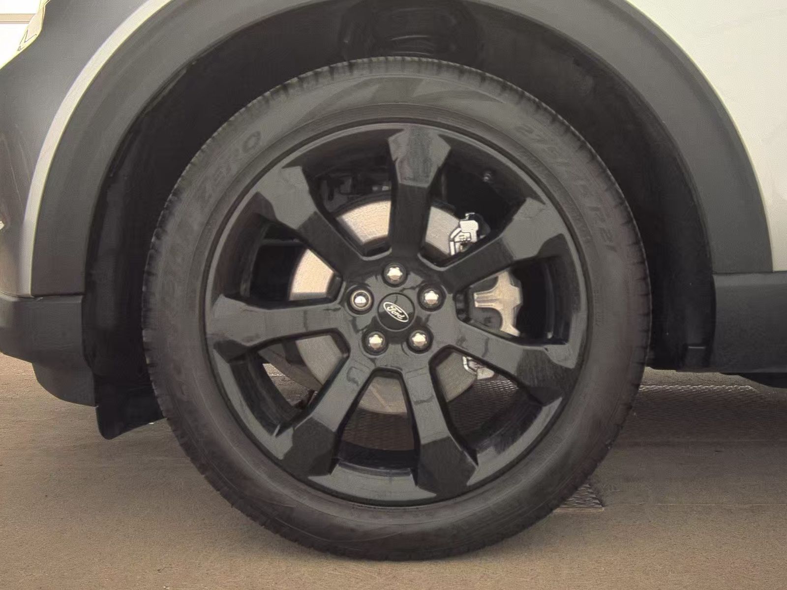 FORD EXPLORER - 10