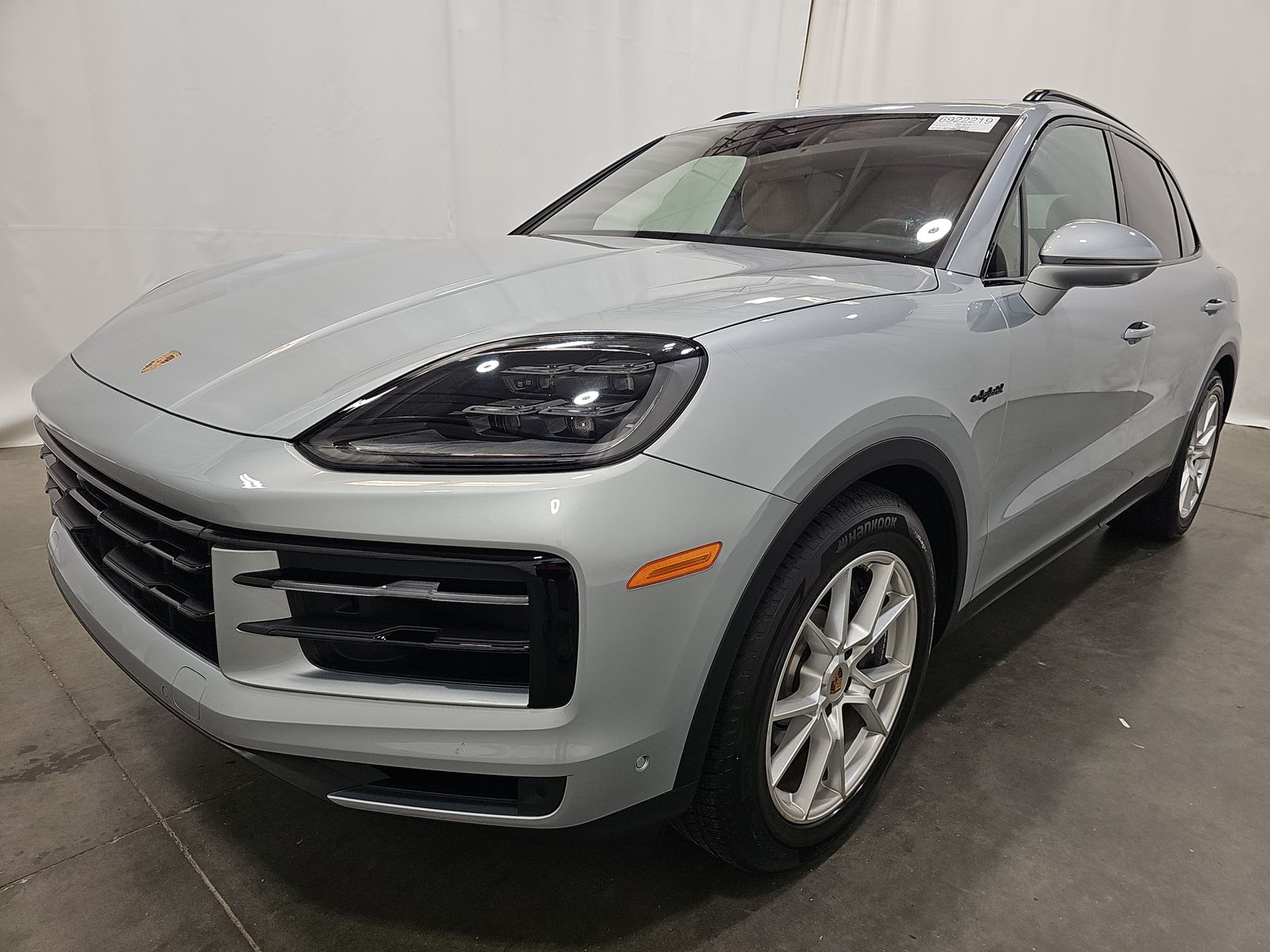 PORSCHE CAYENNE - 1
